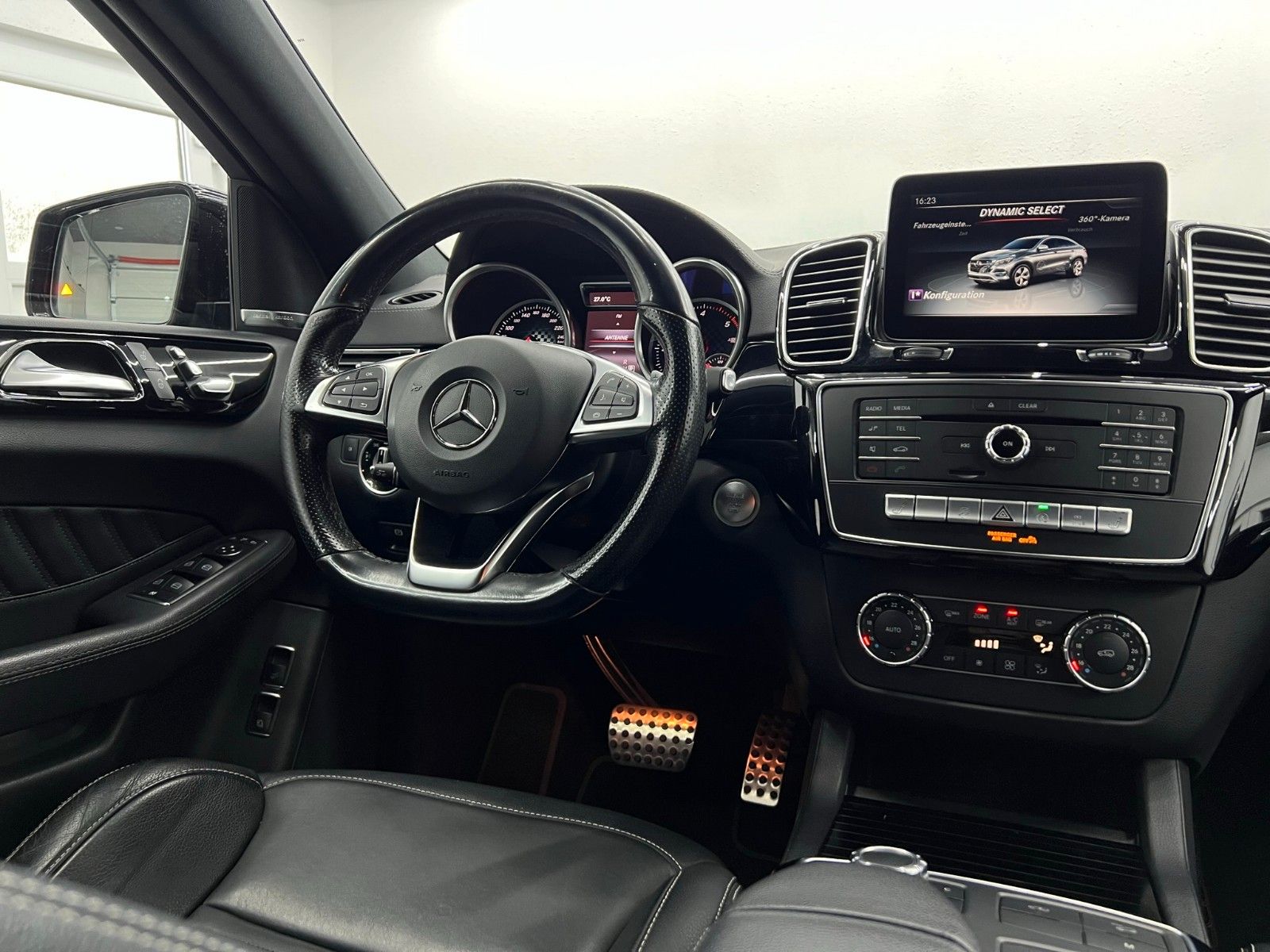 Fahrzeugabbildung Mercedes-Benz GLE 350 d Coupe 4Matic AMG-LINE/ASSIST PLUS/AHK