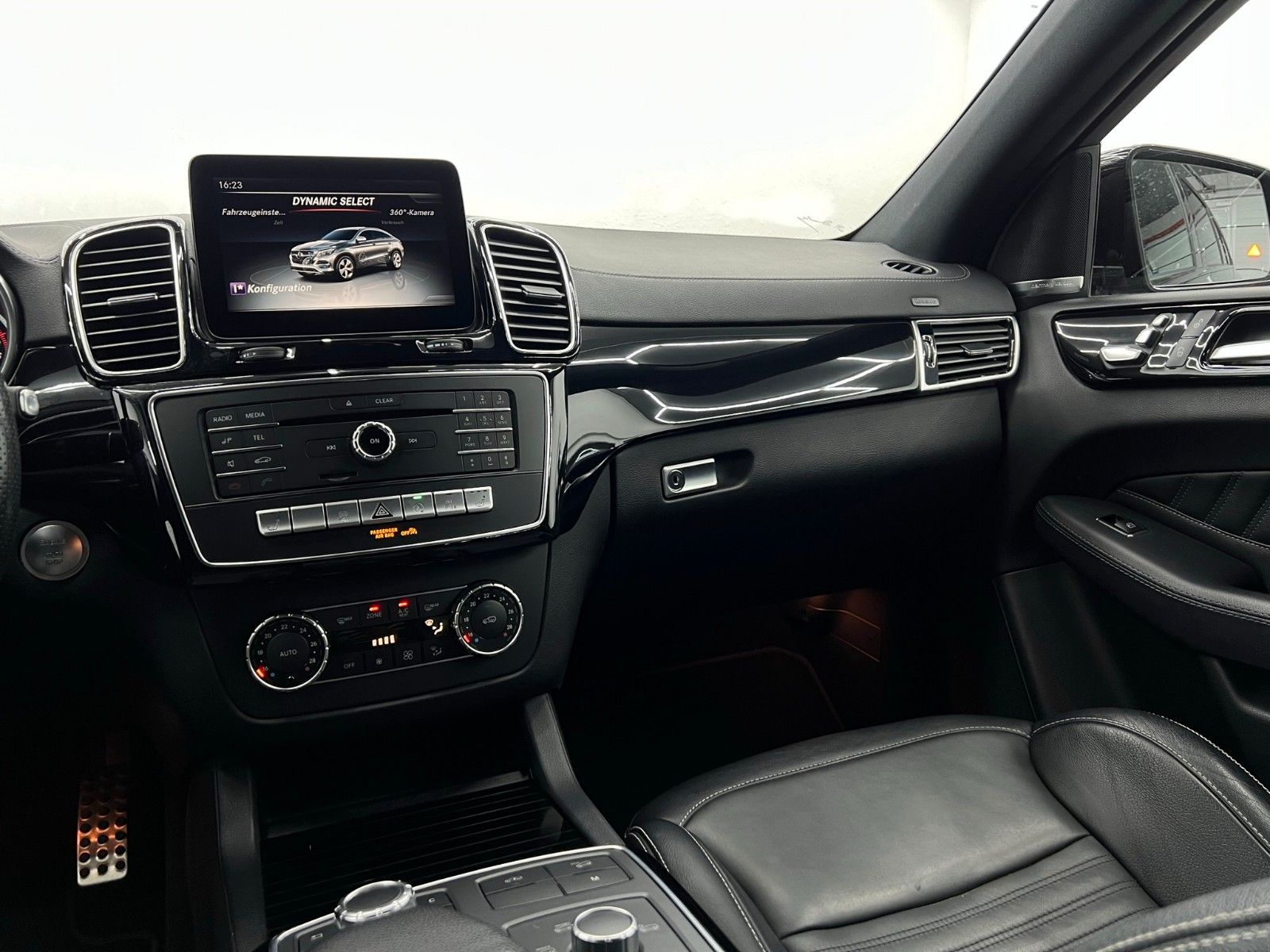 Fahrzeugabbildung Mercedes-Benz GLE 350 d Coupe 4Matic AMG-LINE/ASSIST PLUS/AHK