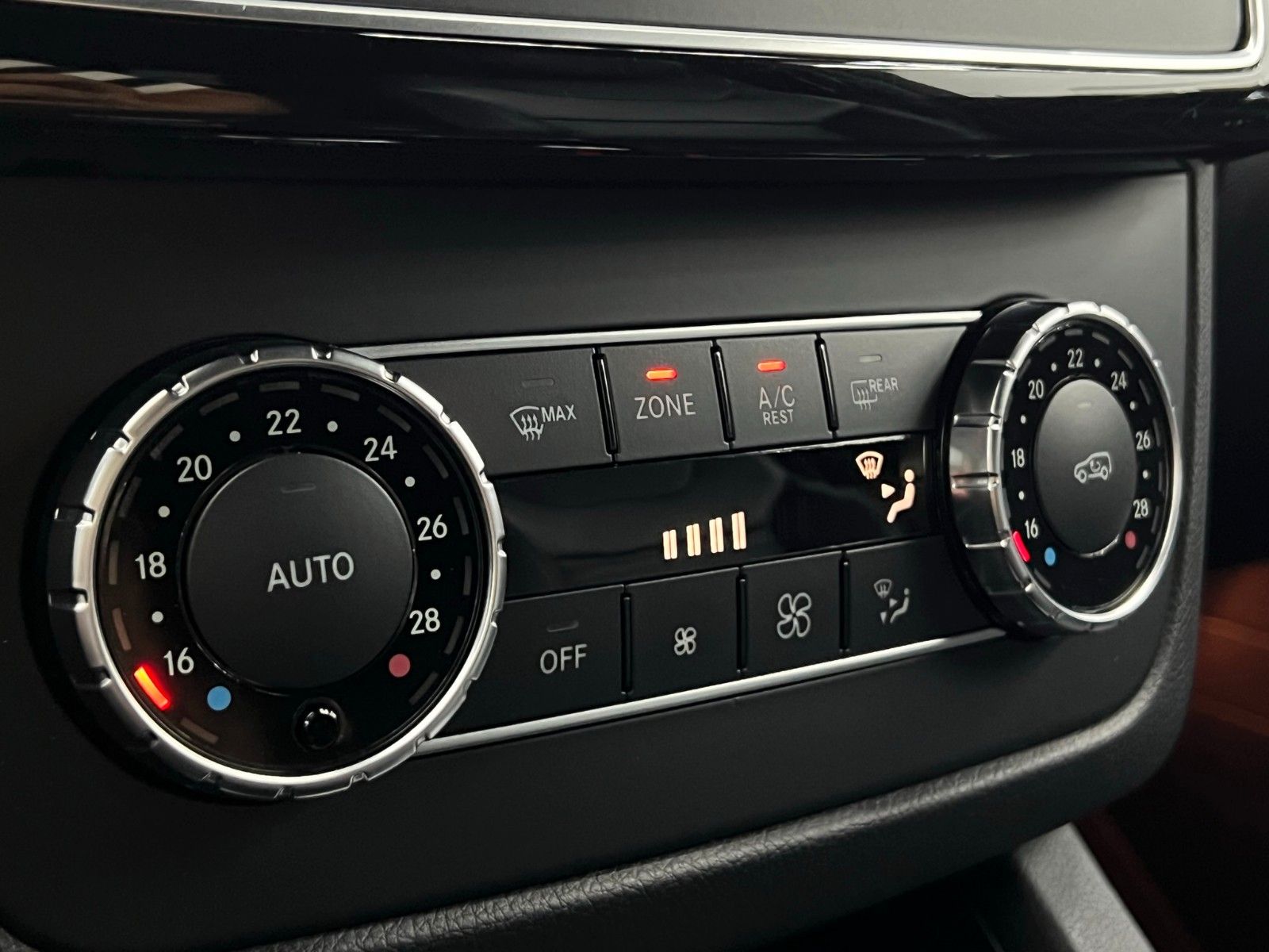 Fahrzeugabbildung Mercedes-Benz GLE 350 d Coupe 4Matic AMG-LINE/ASSIST PLUS/AHK