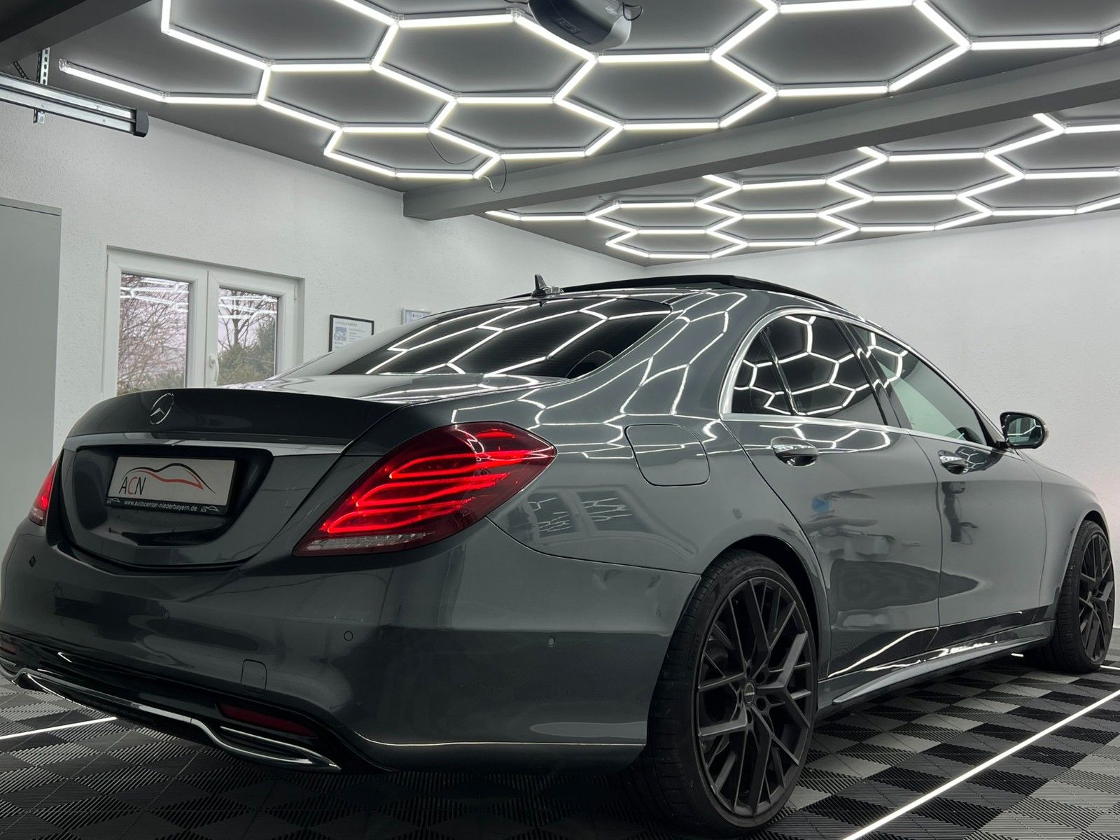 Fahrzeugabbildung Mercedes-Benz S 350 Lim. AMG-LINE/DISTRONIC/LED/PANO/360*/AMBI