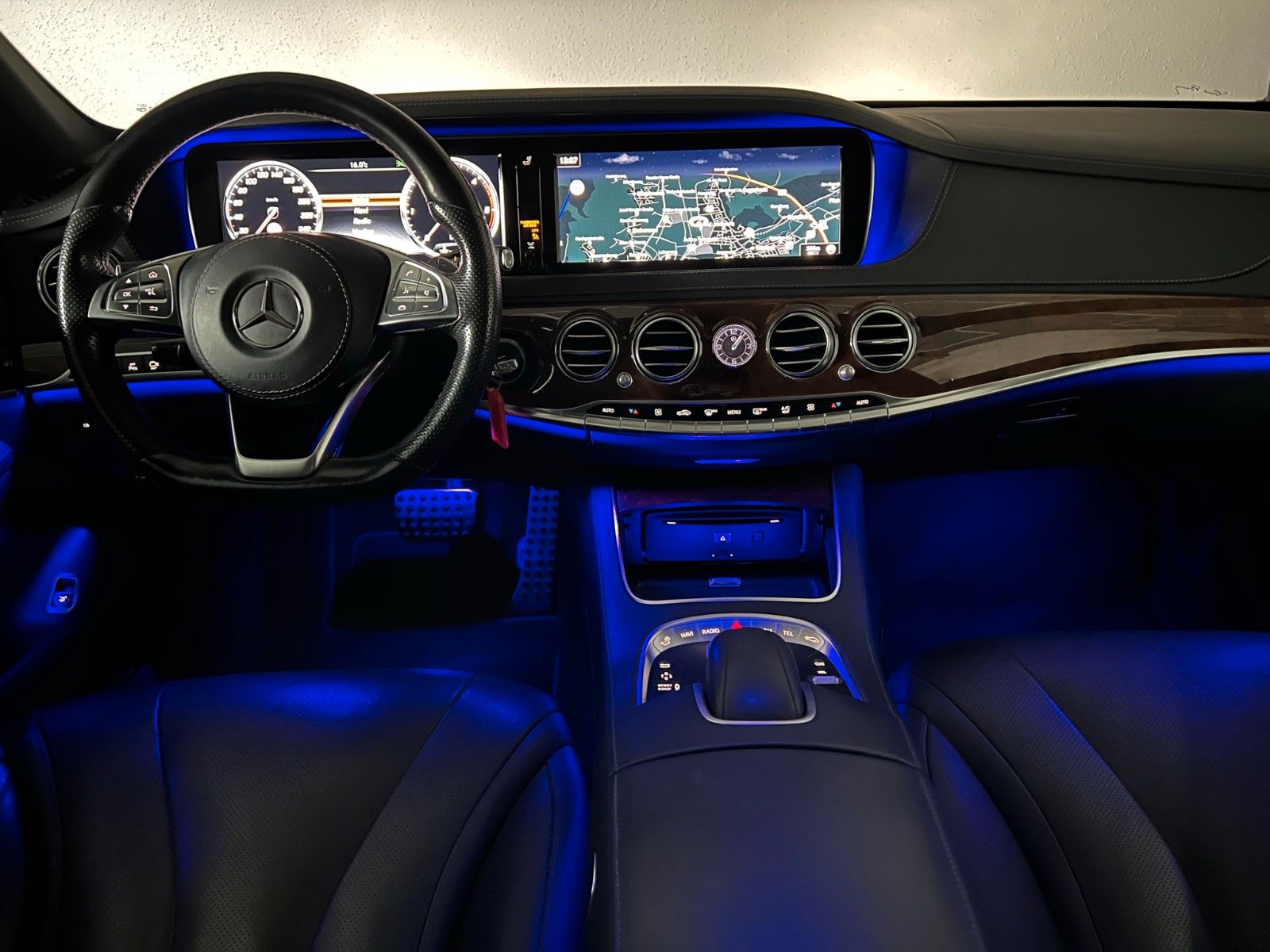 Fahrzeugabbildung Mercedes-Benz S 350 Lim. AMG-LINE/DISTRONIC/LED/PANO/360*/AMBI