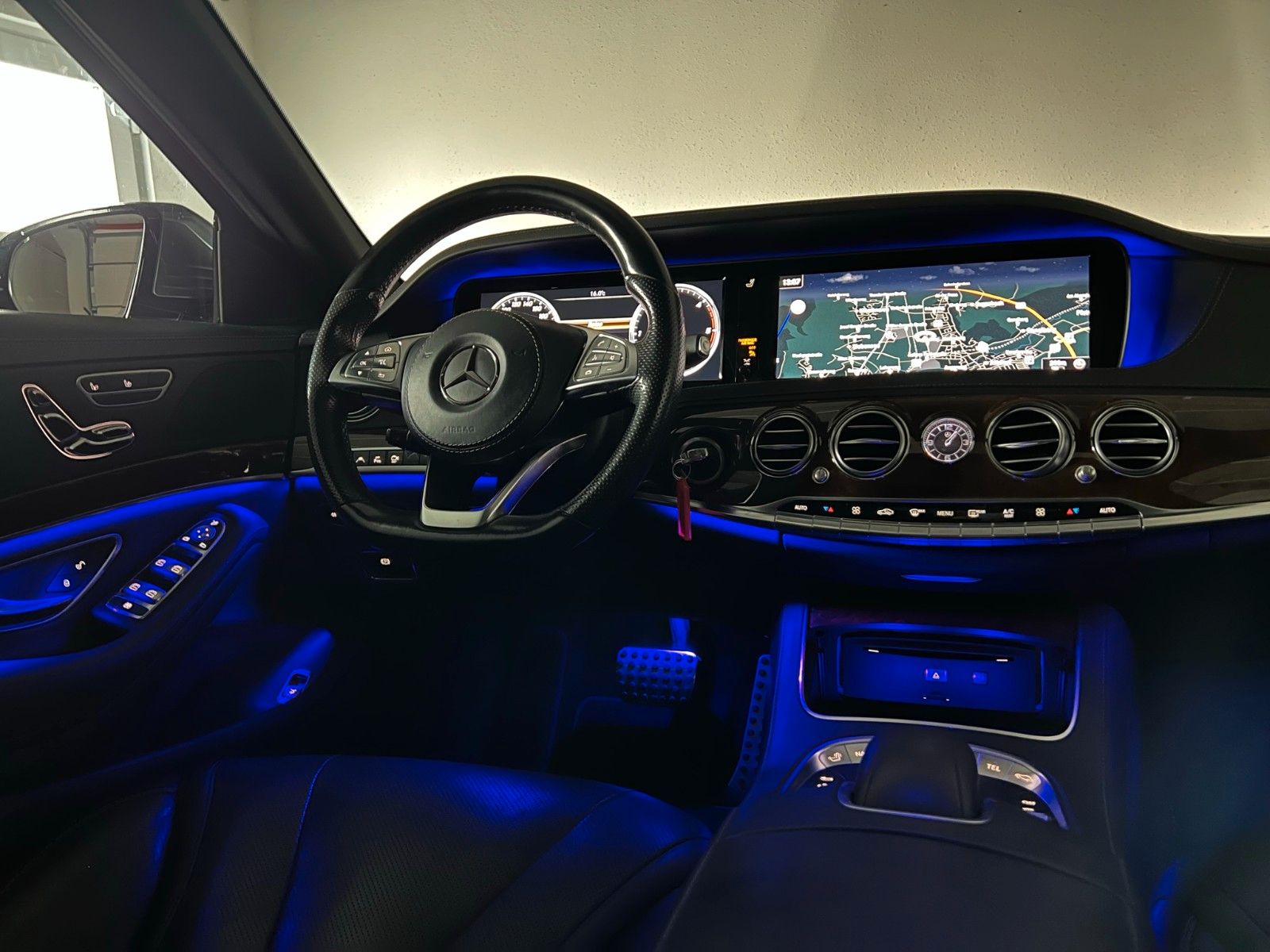 Fahrzeugabbildung Mercedes-Benz S 350 Lim. AMG-LINE/DISTRONIC/LED/PANO/360*/AMBI