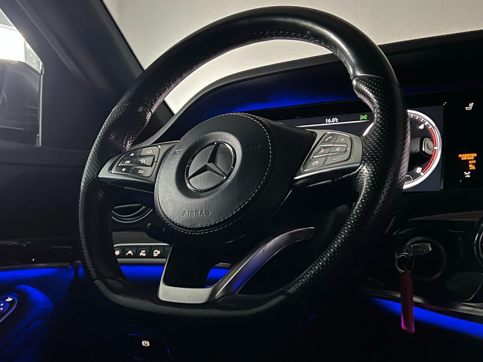 Fahrzeugabbildung Mercedes-Benz S 350 Lim. AMG-LINE/DISTRONIC/LED/PANO/360*/AMBI