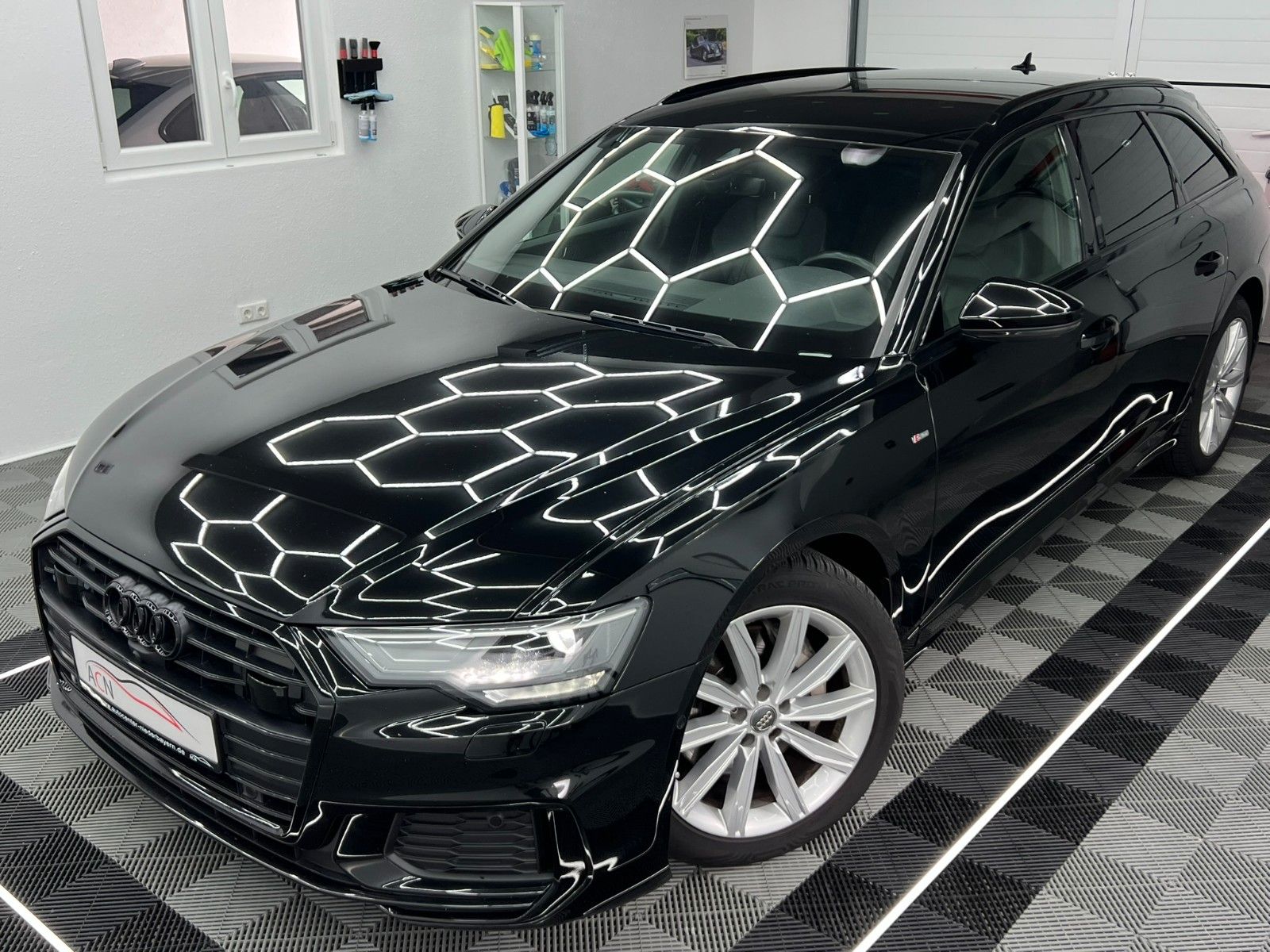 Fahrzeugabbildung Audi A6 Avant 50 TDI Quattro Sport S-LINE/