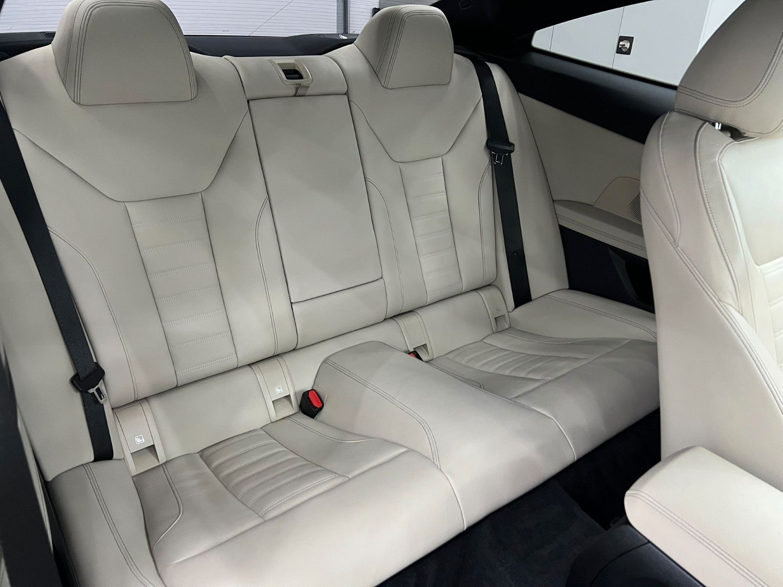 Fahrzeugabbildung BMW M440 i xDrive/LED/DAB/KAM/MEMORY/BICOLOR 19 ZOLL