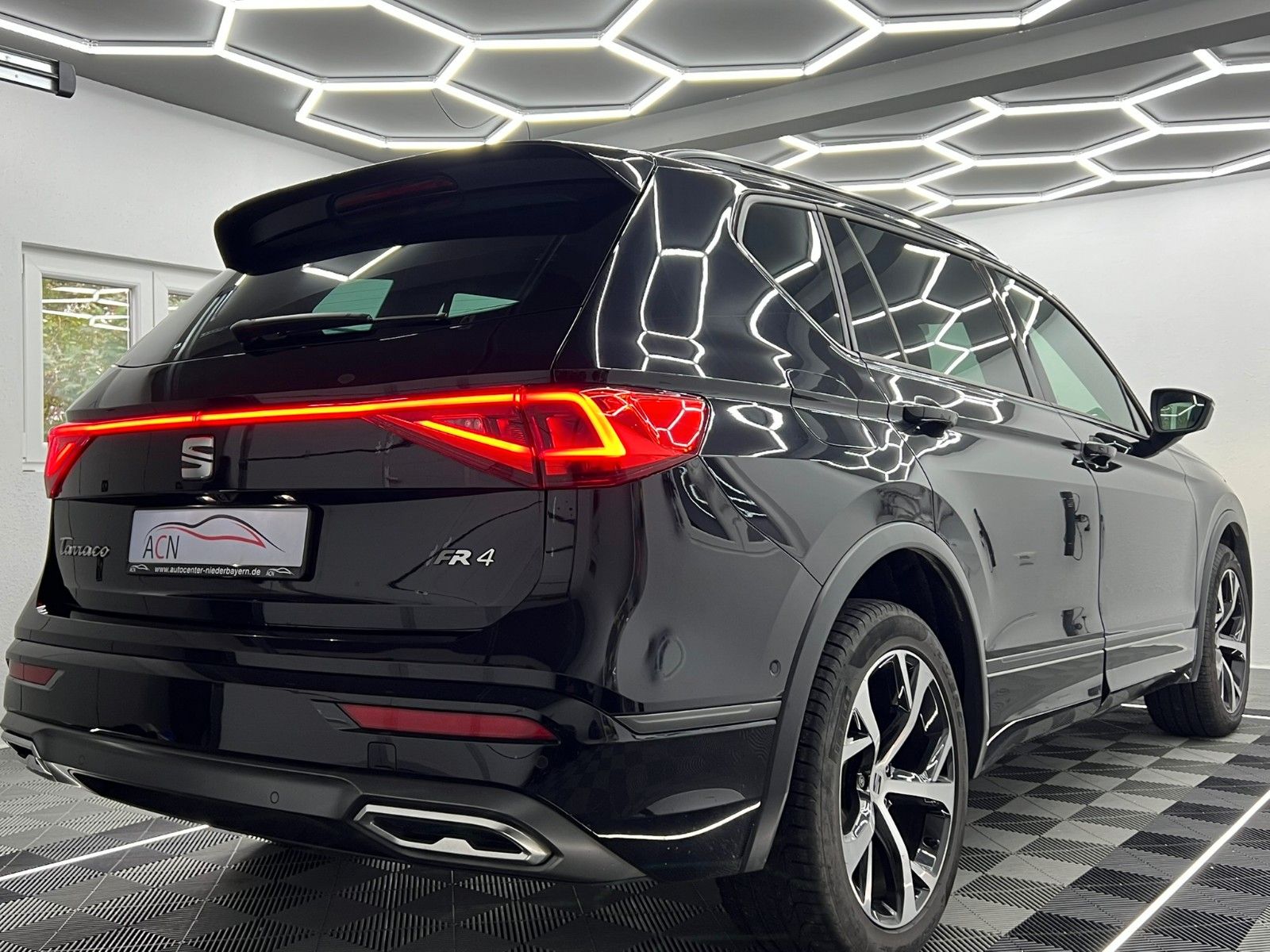 Fahrzeugabbildung SEAT Tarraco FR 4Drive/SPORT/AHK/VRTL COCPIT/7-SITZER