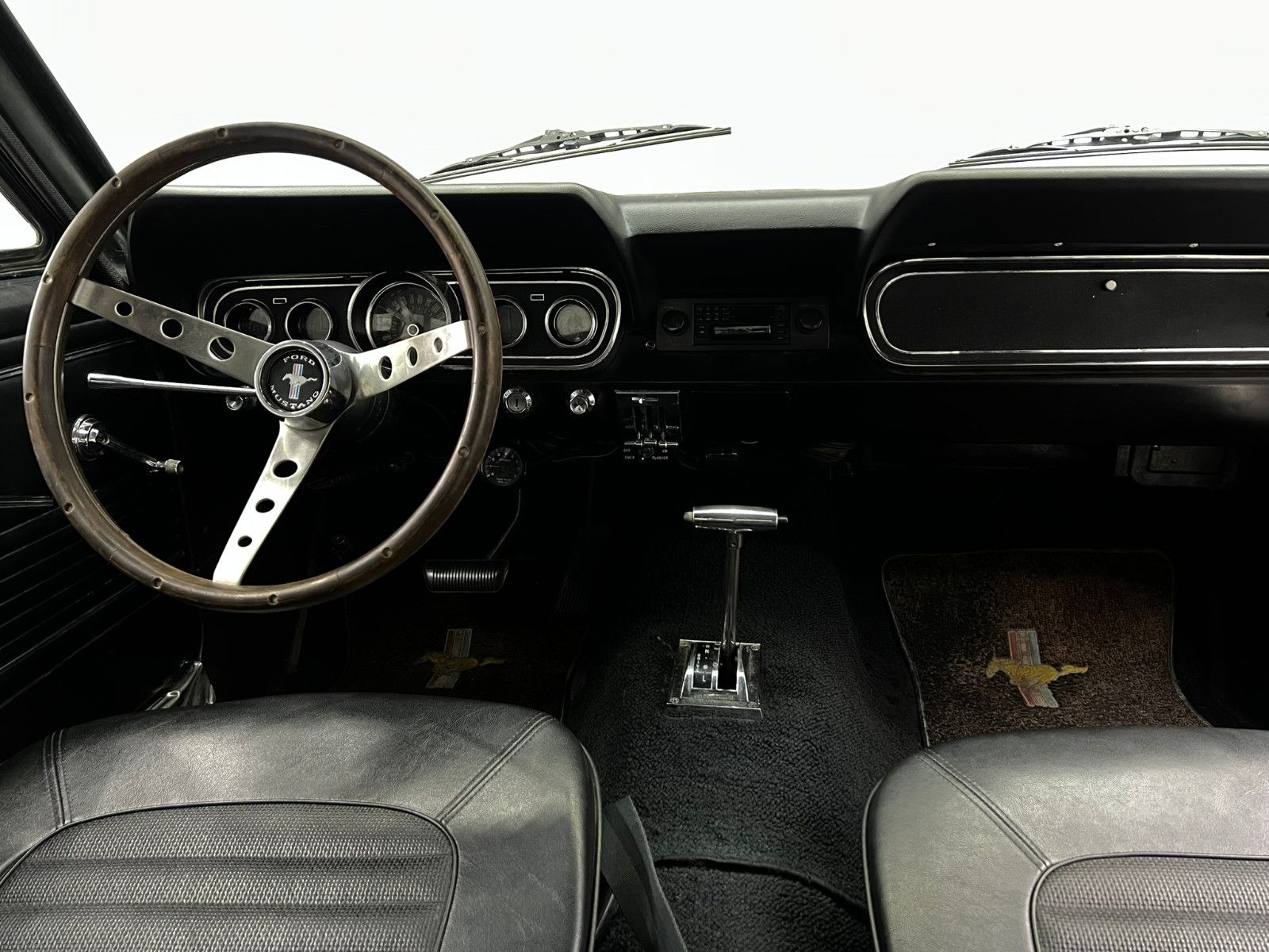 Fahrzeugabbildung Ford Mustang V6/RESTAURIERT/H-ZULASSUNG/ORIGINAL