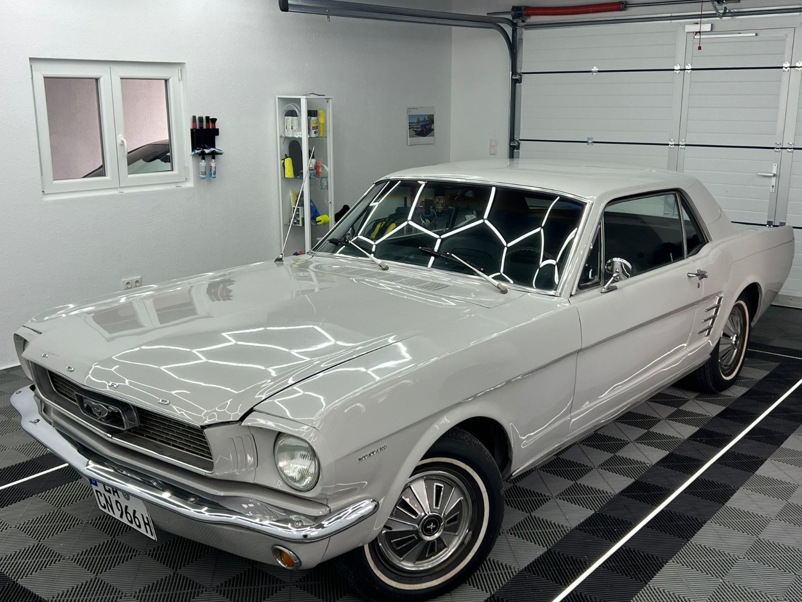 Fahrzeugabbildung Ford Mustang V6/RESTAURIERT/H-ZULASSUNG/ORIGINAL