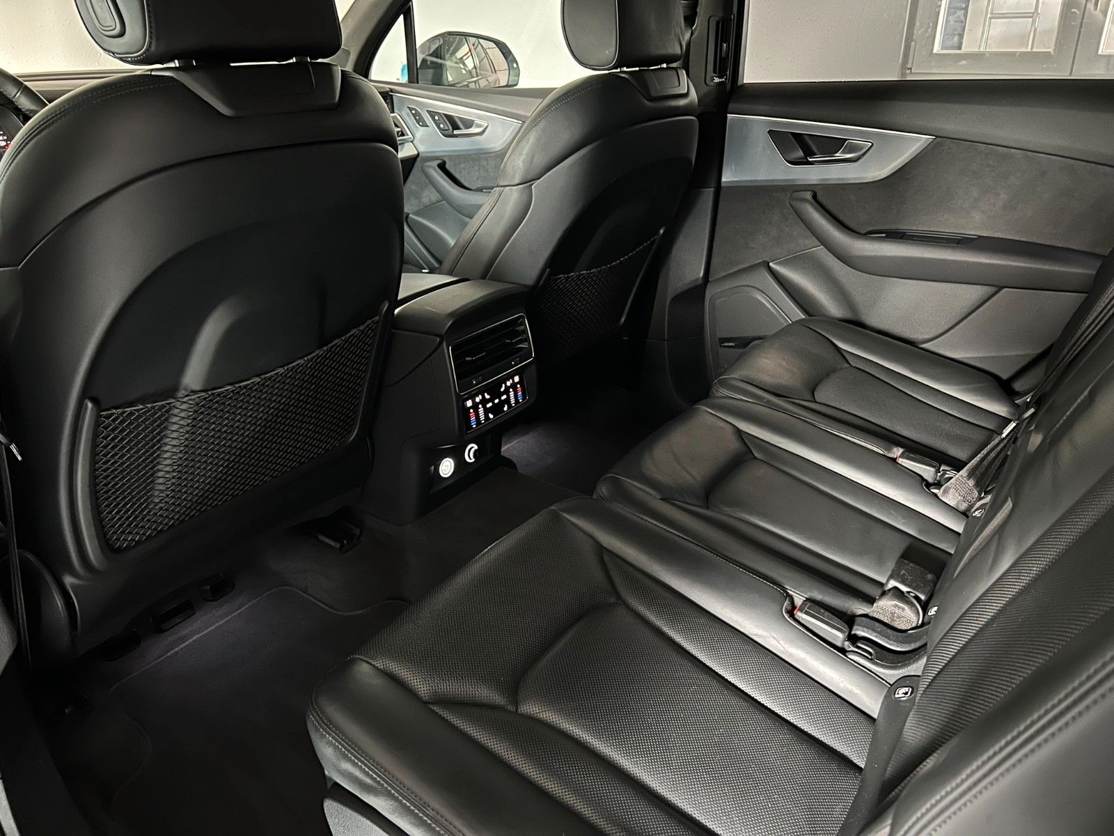 Fahrzeugabbildung Audi Q7 50 TDI Quattro S LINE/7-SITZER/ACC/MASSAGE