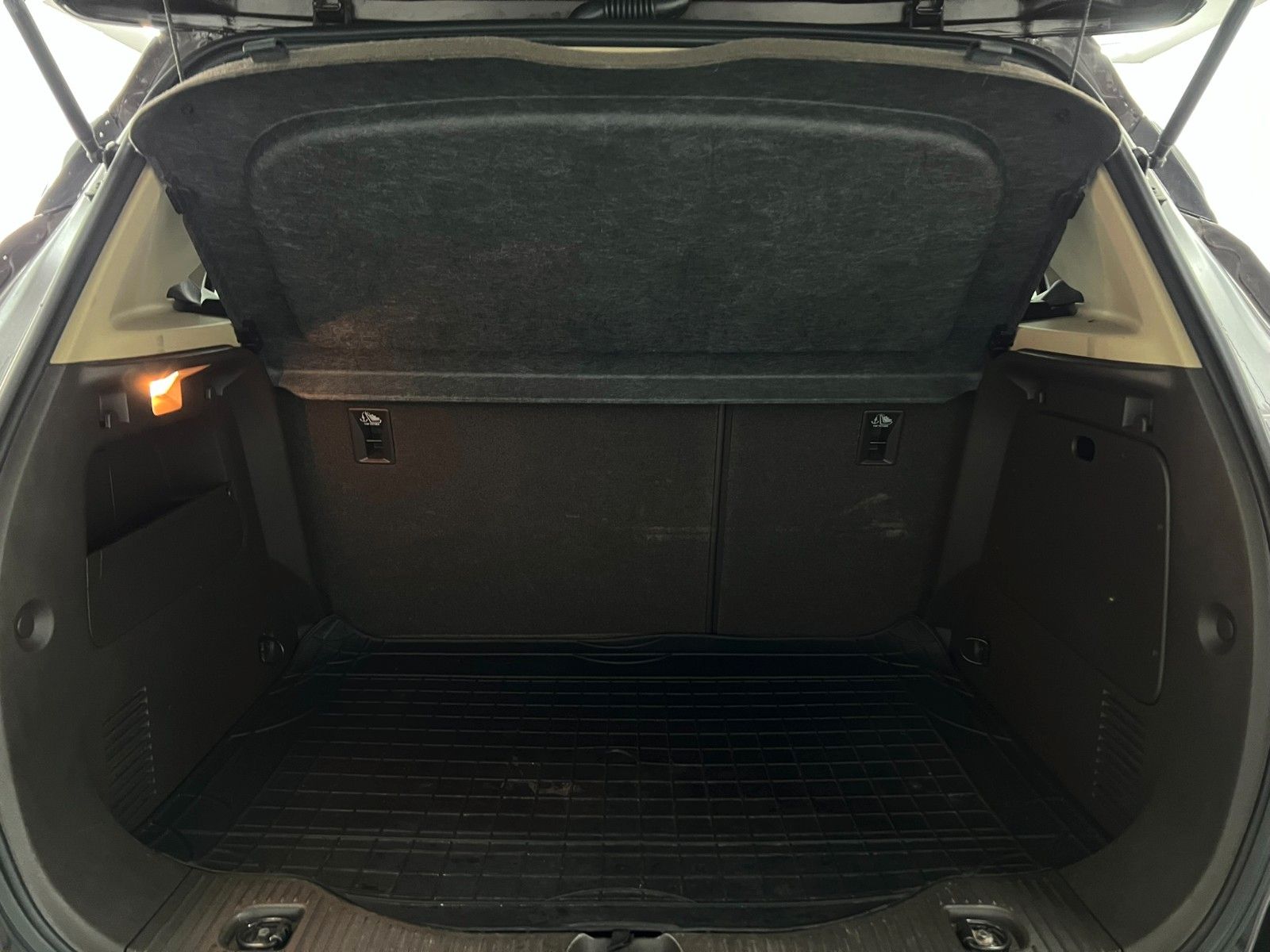 Fahrzeugabbildung Opel Mokka Innovation ecoFlex/AHK/Bi-XENON/61t km