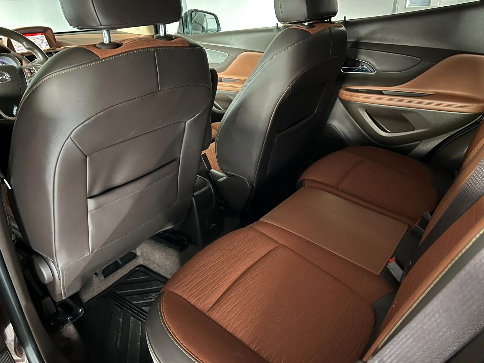 Fahrzeugabbildung Opel Mokka Innovation ecoFlex/AHK/Bi-XENON/61t km