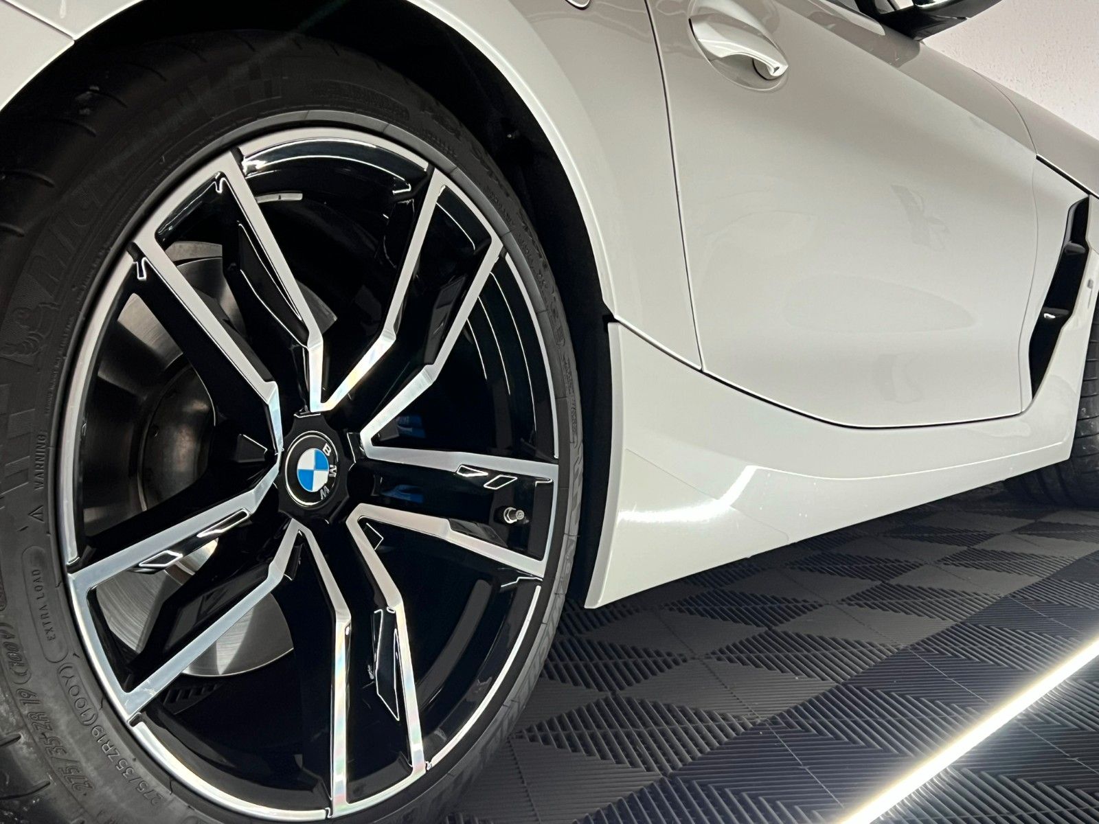 Fahrzeugabbildung BMW Z4 Roadster sDrive 30 i M SPORT/LED/VRTL/DAB