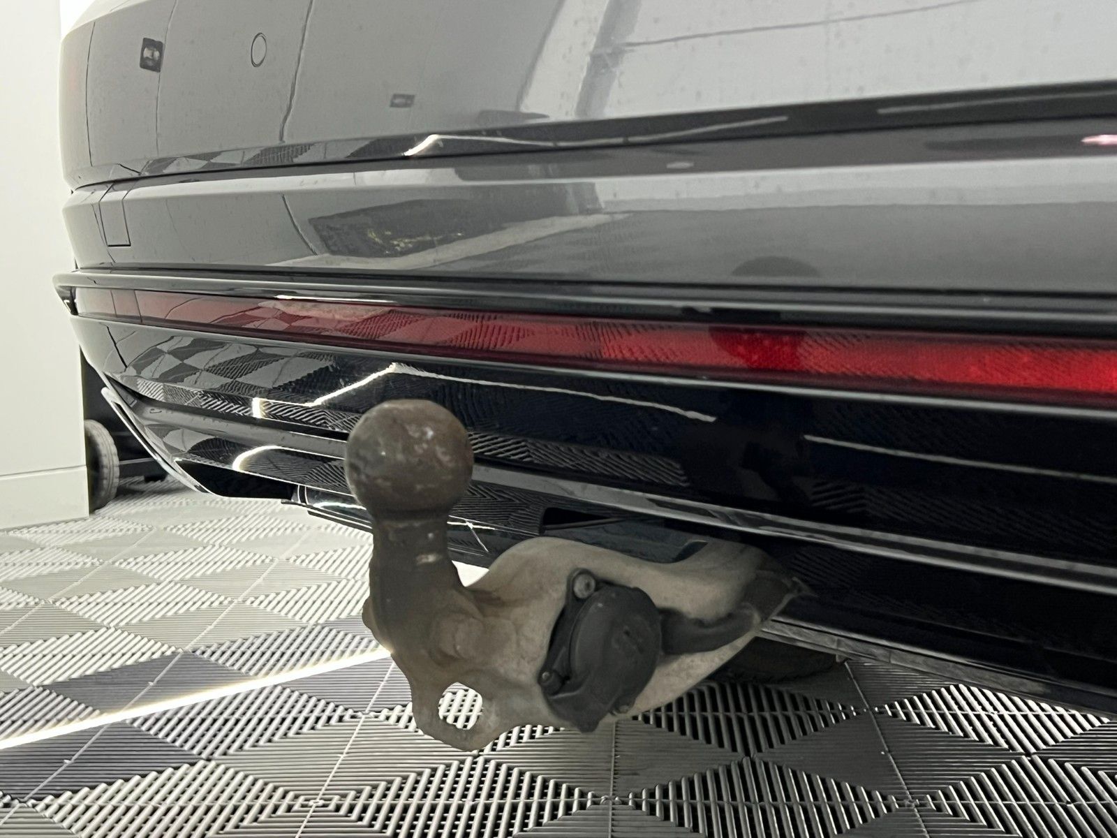 Fahrzeugabbildung Volkswagen Touareg 4Motion R-LINE/MATRIX/AHK/INNOVISION/21*