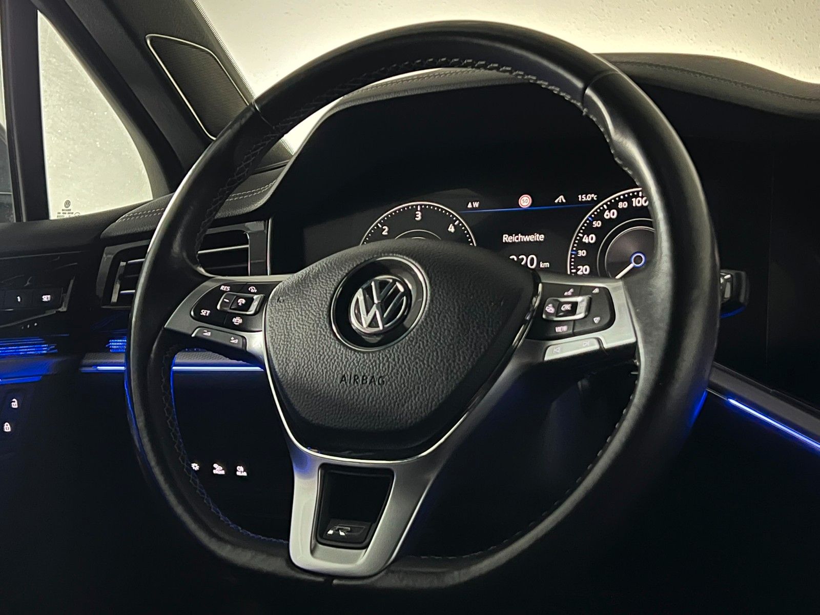 Fahrzeugabbildung Volkswagen Touareg 4Motion R-LINE/MATRIX/AHK/INNOVISION/21*