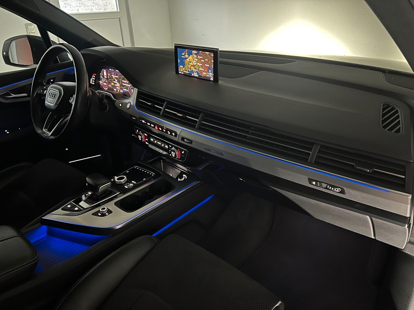 Fahrzeugabbildung Audi Q7 3.0 TDI Quattro S-LINE/21ZOLL/MATRIX/AHK/AMBI