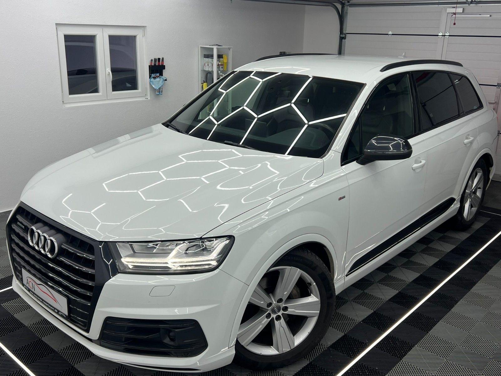 Fahrzeugabbildung Audi Q7 3.0 TDI Quattro S-LINE/21ZOLL/MATRIX/AHK/AMBI