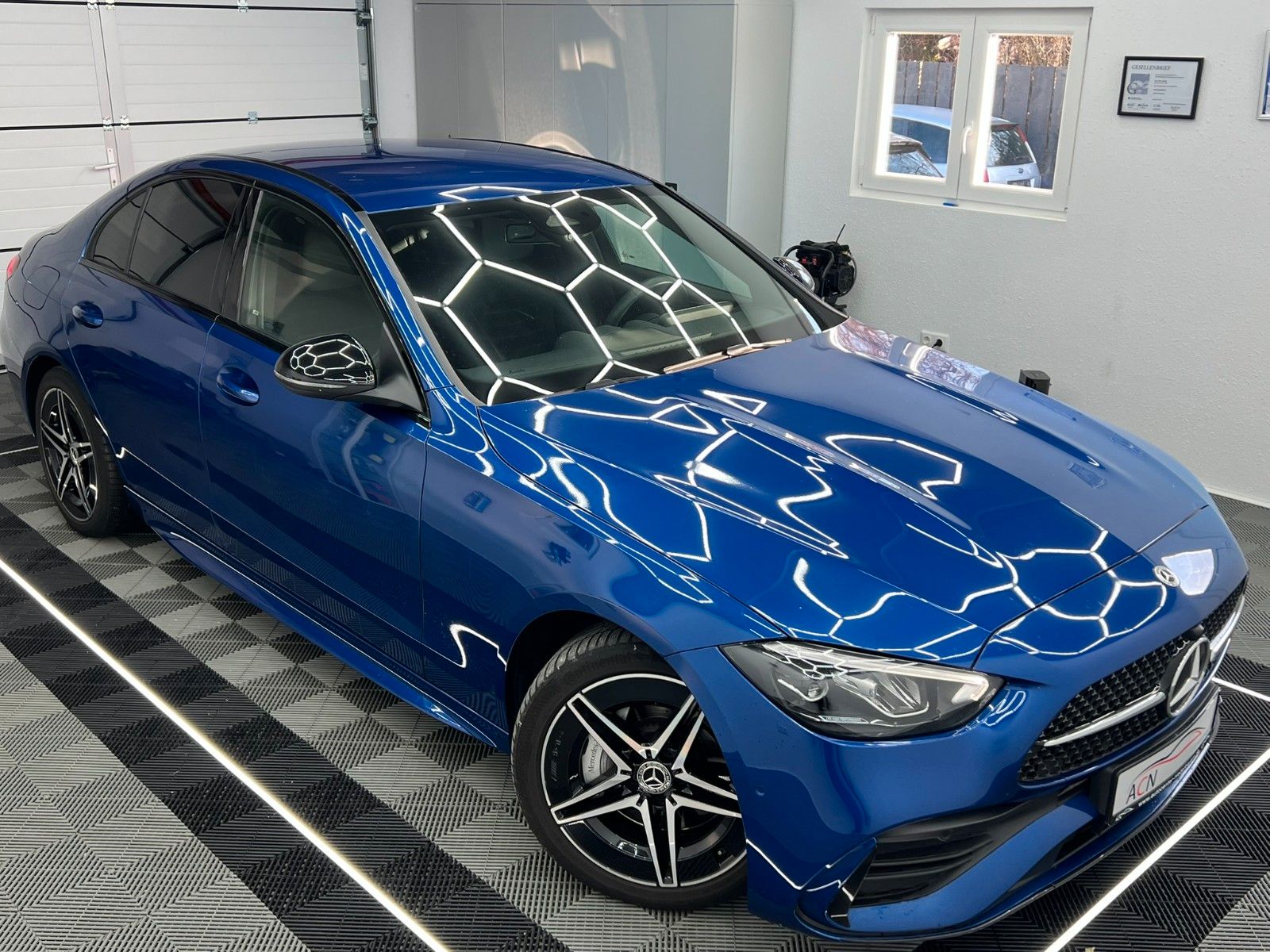 Fahrzeugabbildung Mercedes-Benz C 220 d Lim. AMG-LINE/LED/AHK/AMBI+/DISTRONIC+