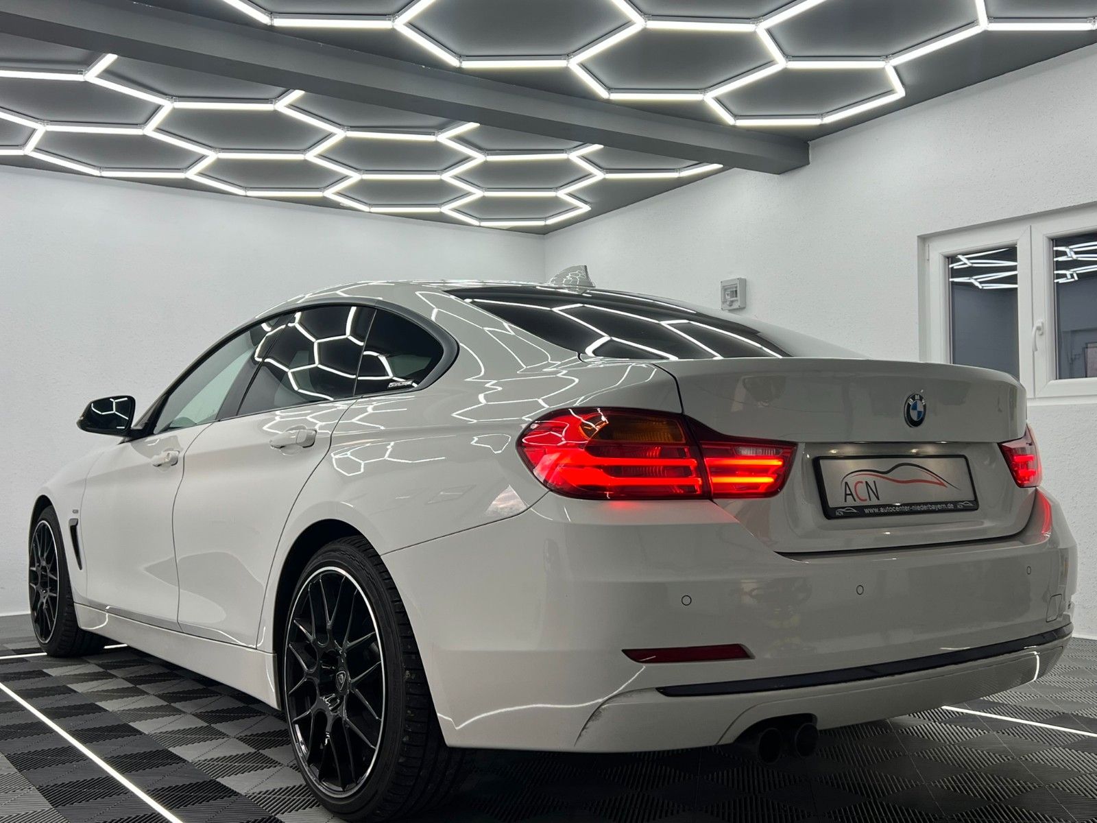 Fahrzeugabbildung BMW 420d Gran Coupé SPORT LINE/NAVI/Hi-Fi/Bi-XENON