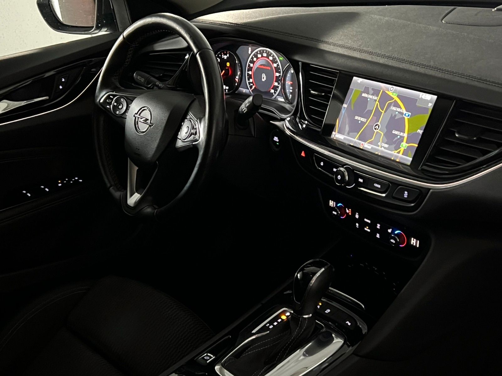 Fahrzeugabbildung Opel Insignia B Sports Tourer Innovation/ACC/LED/CAM