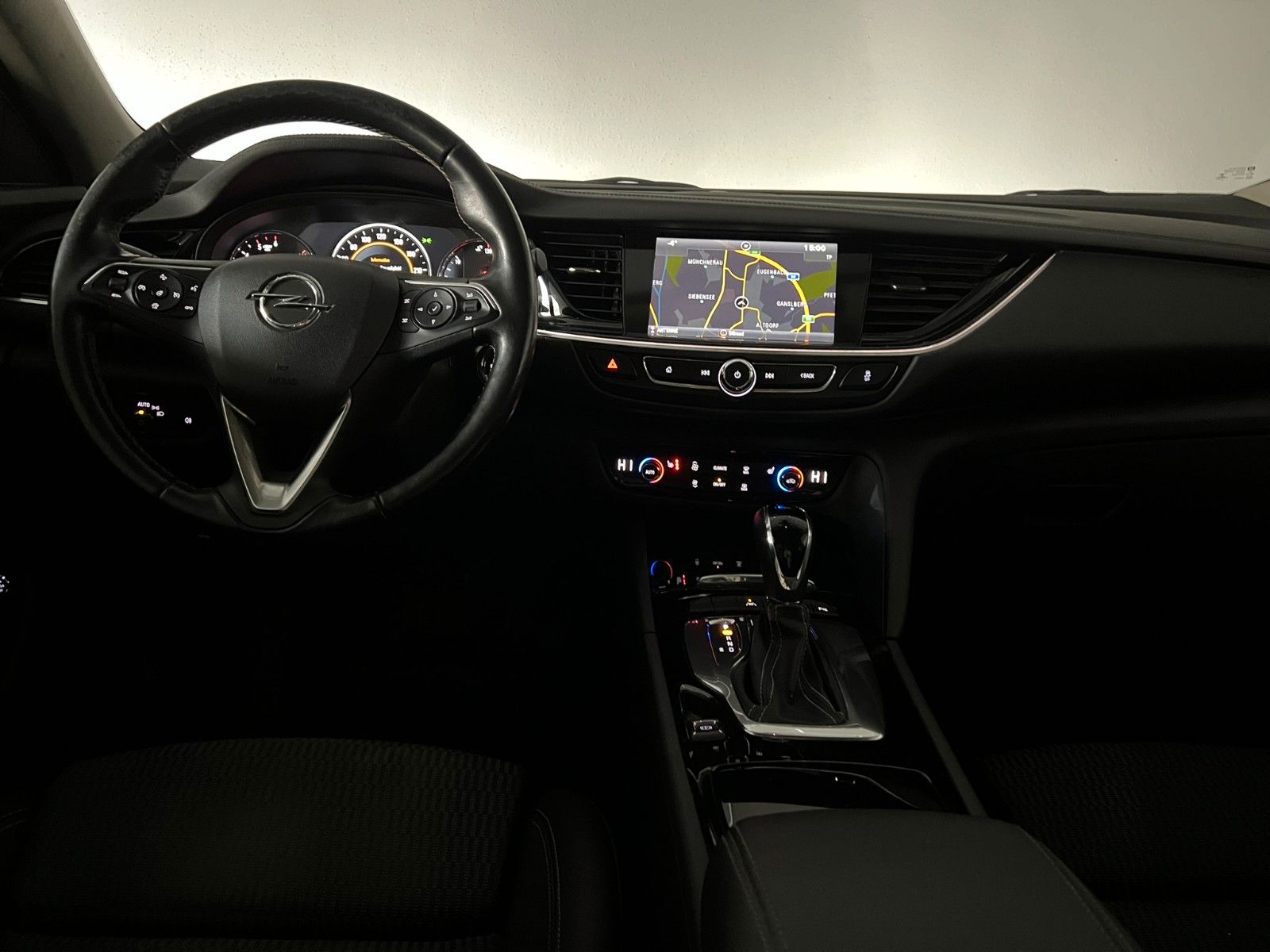 Fahrzeugabbildung Opel Insignia B Sports Tourer Innovation/ACC/LED/CAM