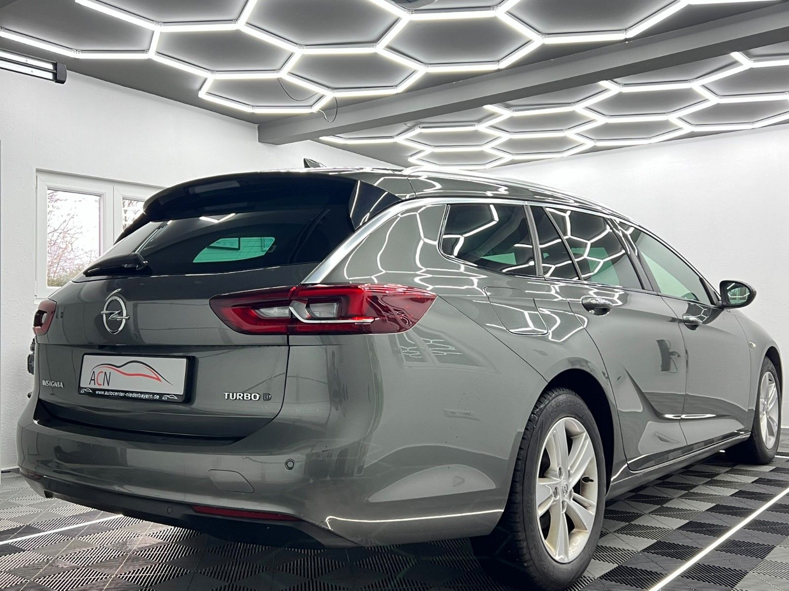 Fahrzeugabbildung Opel Insignia B Sports Tourer Innovation/ACC/LED/CAM