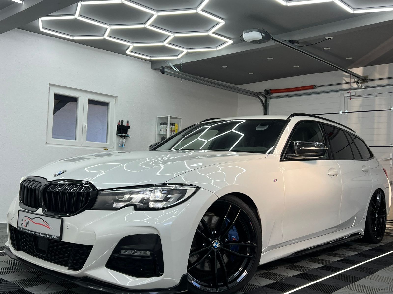 Fahrzeugabbildung BMW 330 i M SPORT/LED/VRTL COCKPIT/DAB/ACC/AMBI+