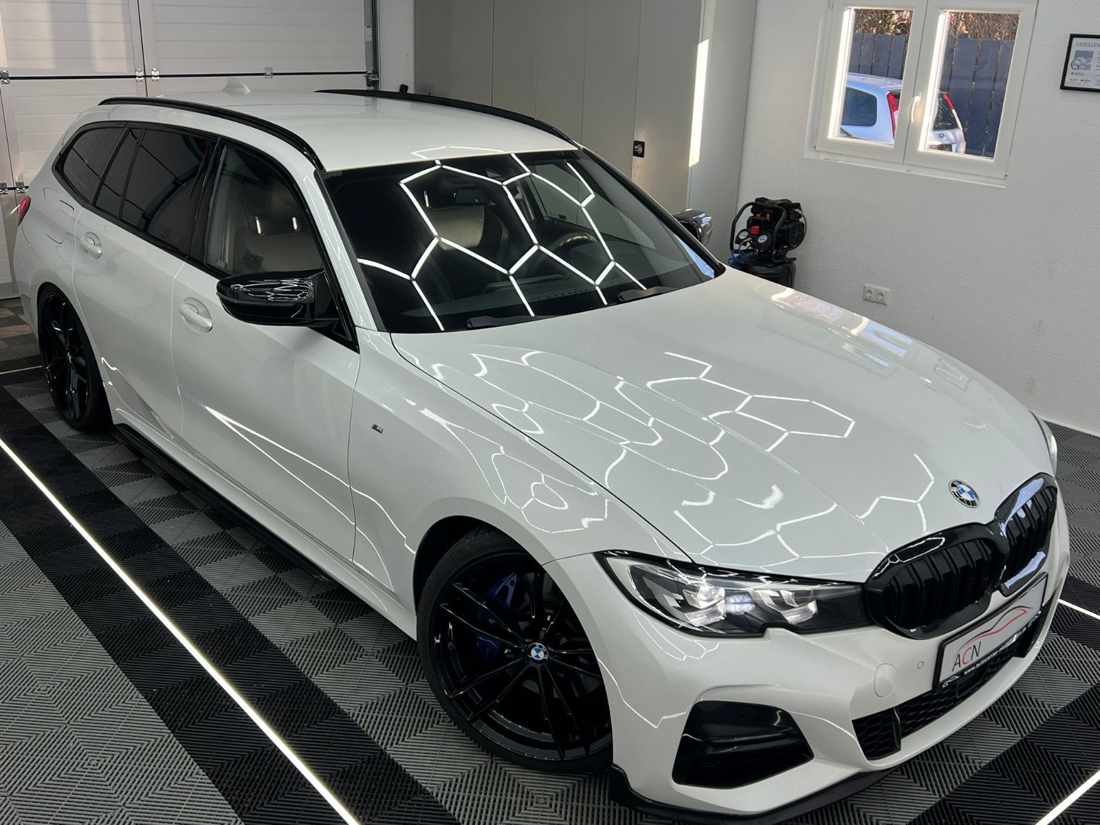 Fahrzeugabbildung BMW 330 i M SPORT/LED/VRTL COCKPIT/DAB/ACC/AMBI+