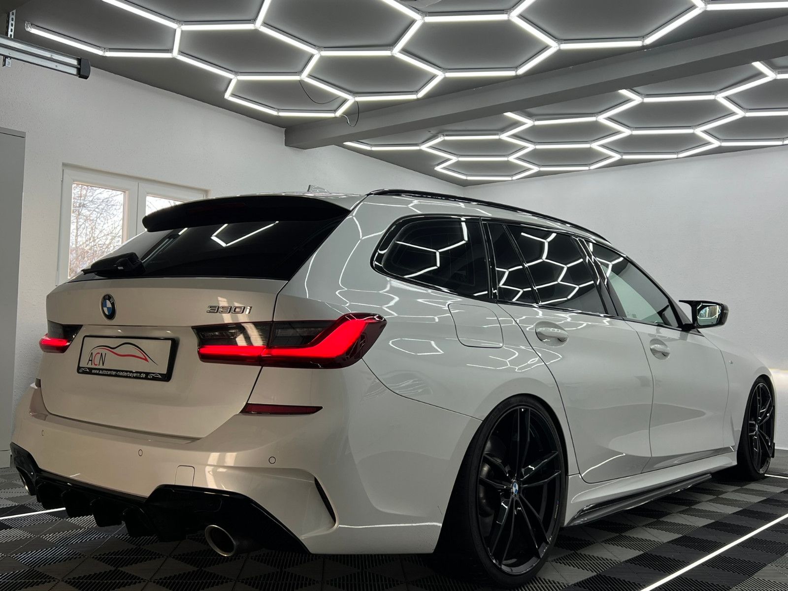 Fahrzeugabbildung BMW 330 i M SPORT/LED/VRTL COCKPIT/DAB/ACC/AMBI+