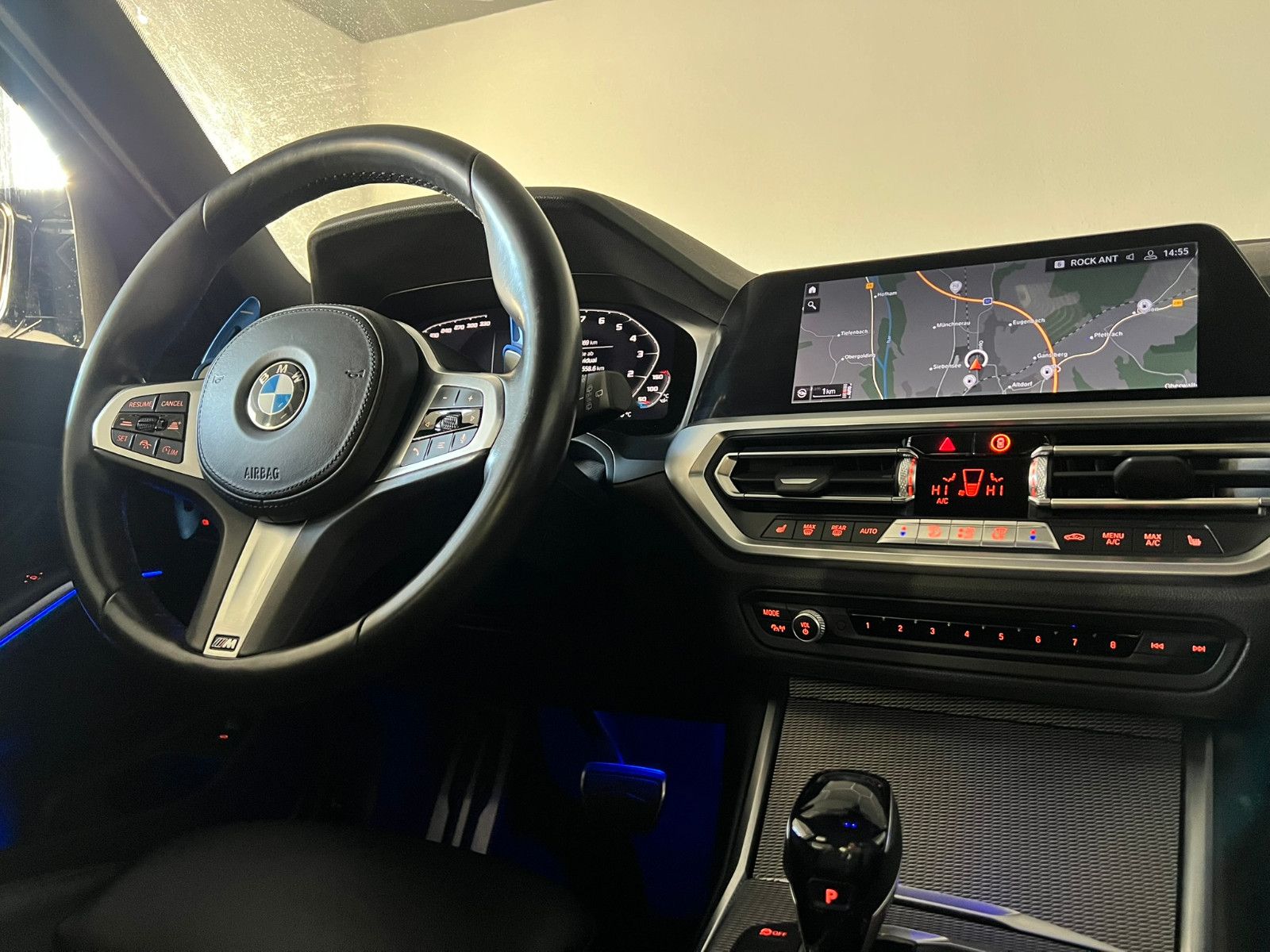 Fahrzeugabbildung BMW 330 i M SPORT/LED/VRTL COCKPIT/DAB/ACC/AMBI+
