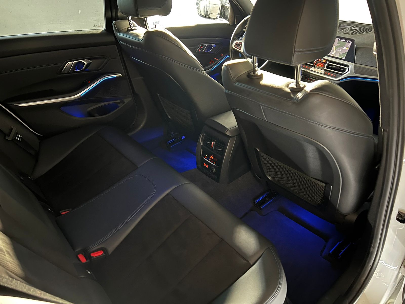 Fahrzeugabbildung BMW 330 i M SPORT/LED/VRTL COCKPIT/DAB/ACC/AMBI+