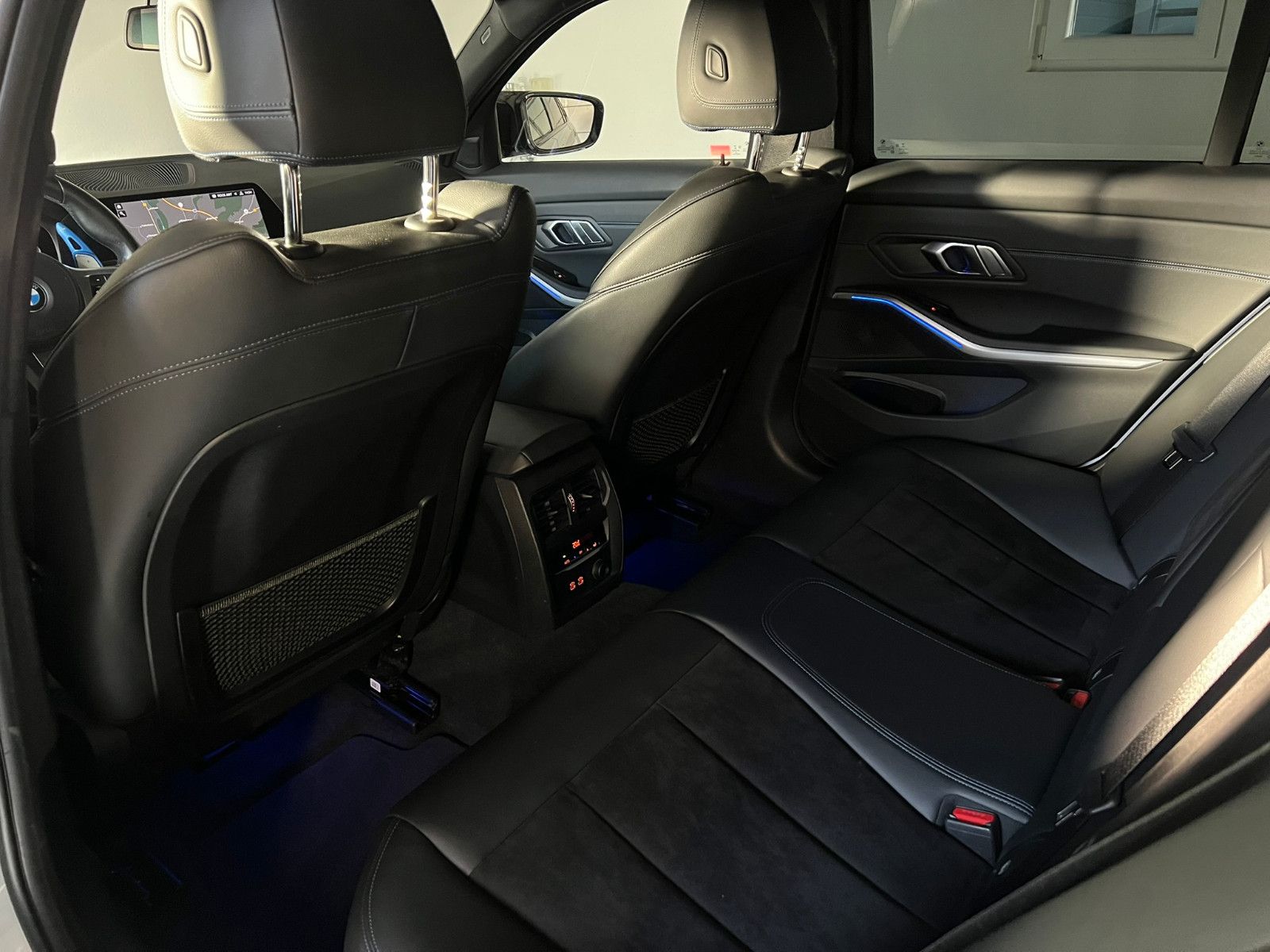 Fahrzeugabbildung BMW 330 i M SPORT/LED/VRTL COCKPIT/DAB/ACC/AMBI+