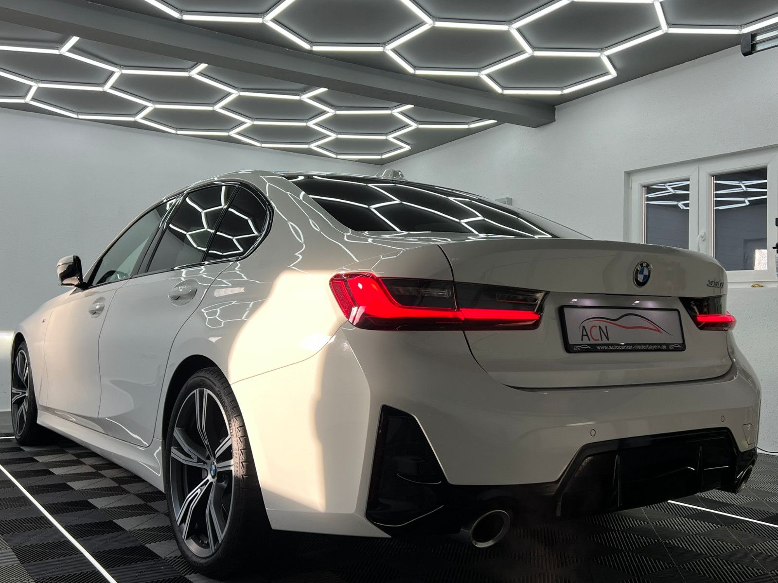 Fahrzeugabbildung BMW 330 i M Sport Lim./FACELIFT/CURVED DISPLAY/DE FZ