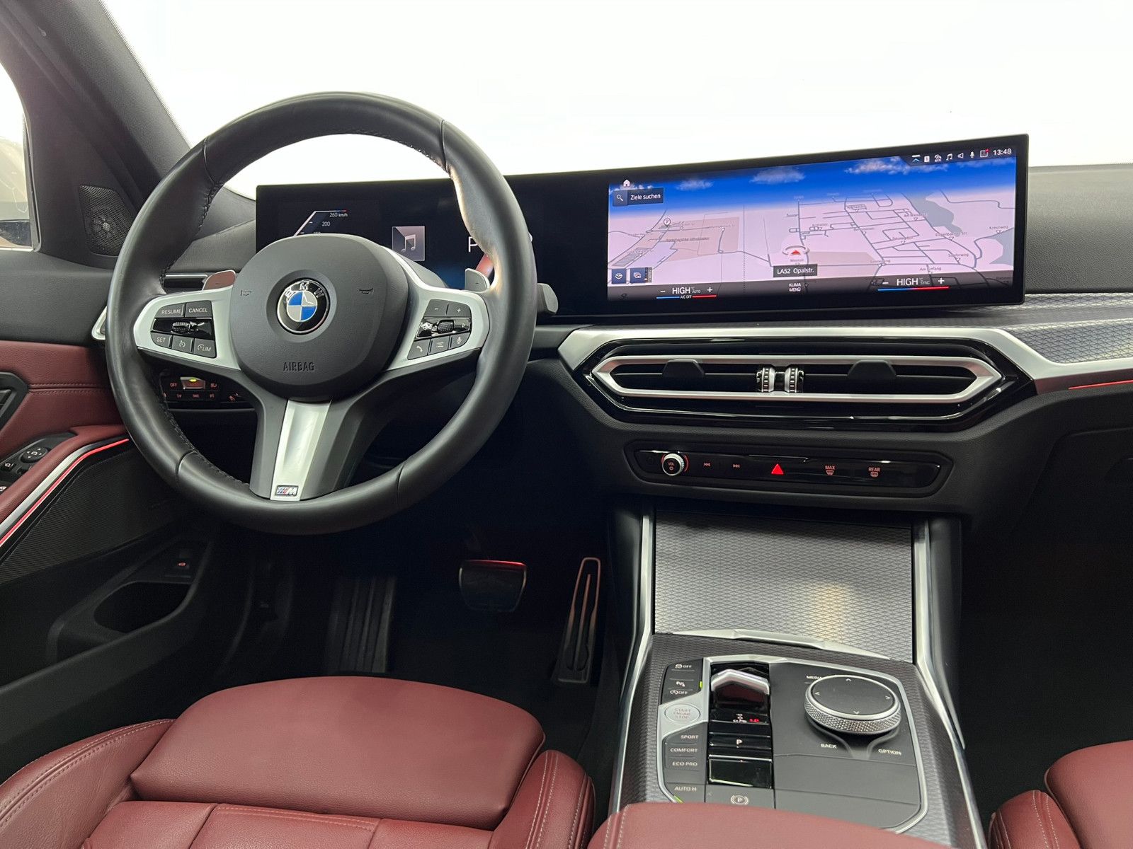 Fahrzeugabbildung BMW 330 i M Sport Lim./FACELIFT/CURVED DISPLAY/DE FZ