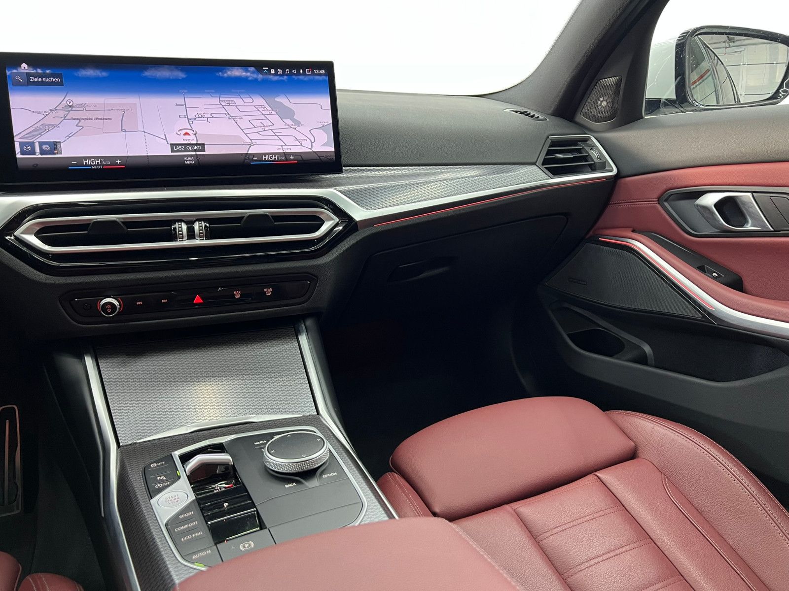 Fahrzeugabbildung BMW 330 i M Sport Lim./FACELIFT/CURVED DISPLAY/DE FZ