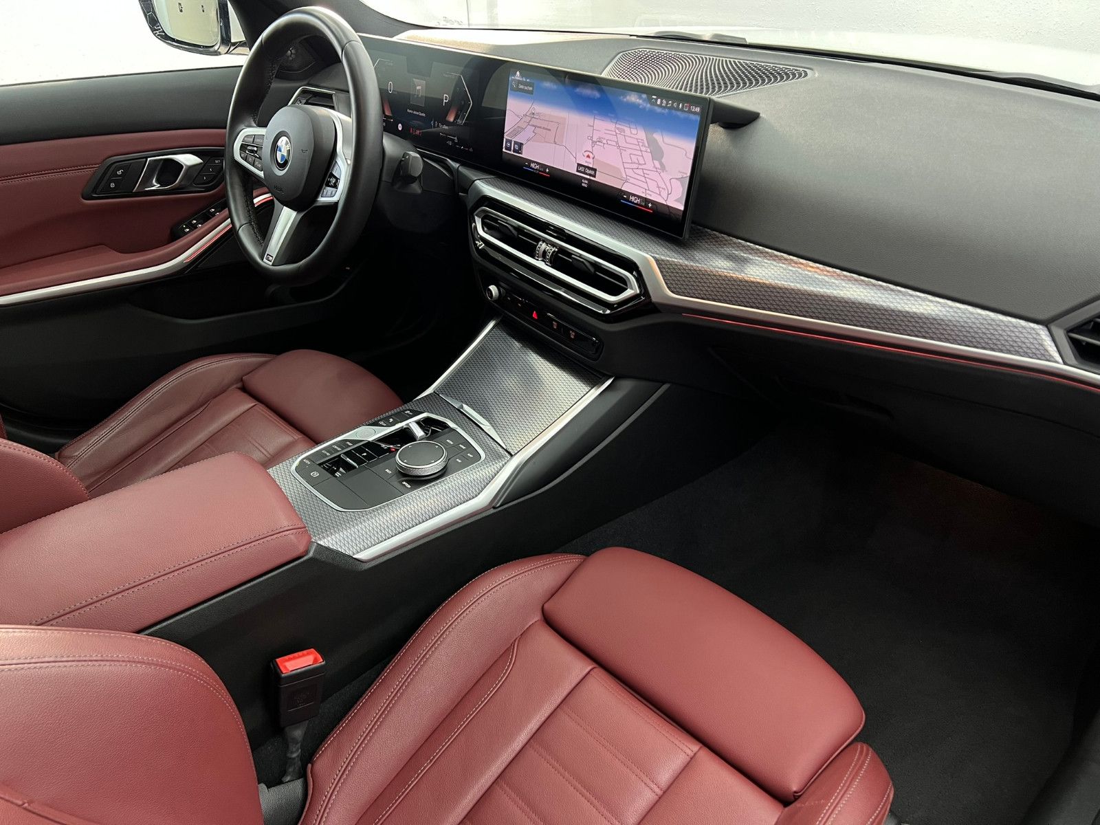 Fahrzeugabbildung BMW 330 i M Sport Lim./FACELIFT/CURVED DISPLAY/DE FZ