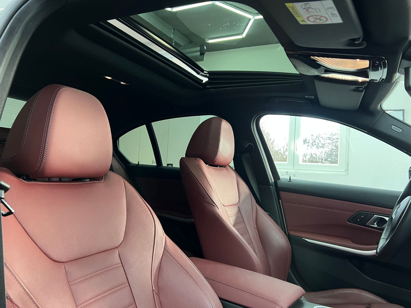 Fahrzeugabbildung BMW 330 i M Sport Lim./FACELIFT/CURVED DISPLAY/DE FZ