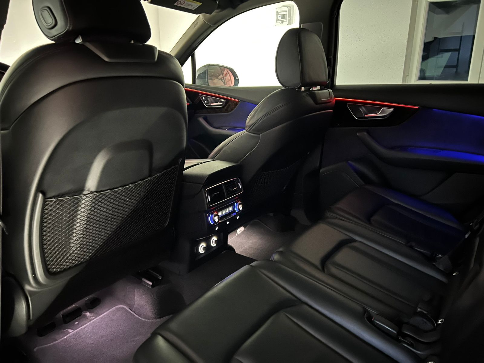 Fahrzeugabbildung Audi Q7 3.0 TDI Quattro/S-LINE/AHK/AMBI+/PANO/7-SITZ