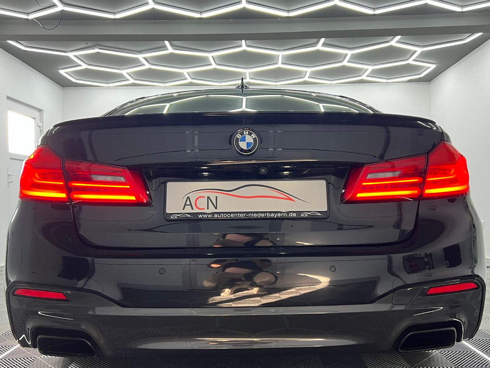 Fahrzeugabbildung BMW M550 d xDrive/LASER/ACC/DAB/H&K/DRIV. ASS. PLUS