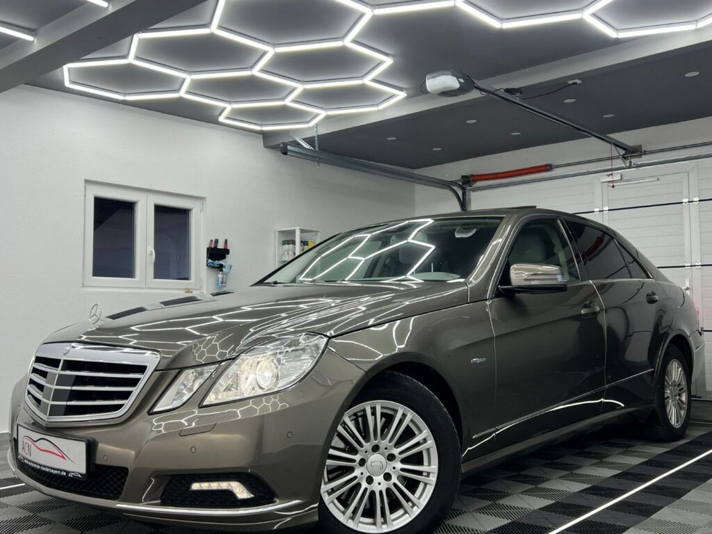 Mercedes-Benz E 350 CGI BlueEfficiency/ACC/H&K/eGSD/ELEGANCE