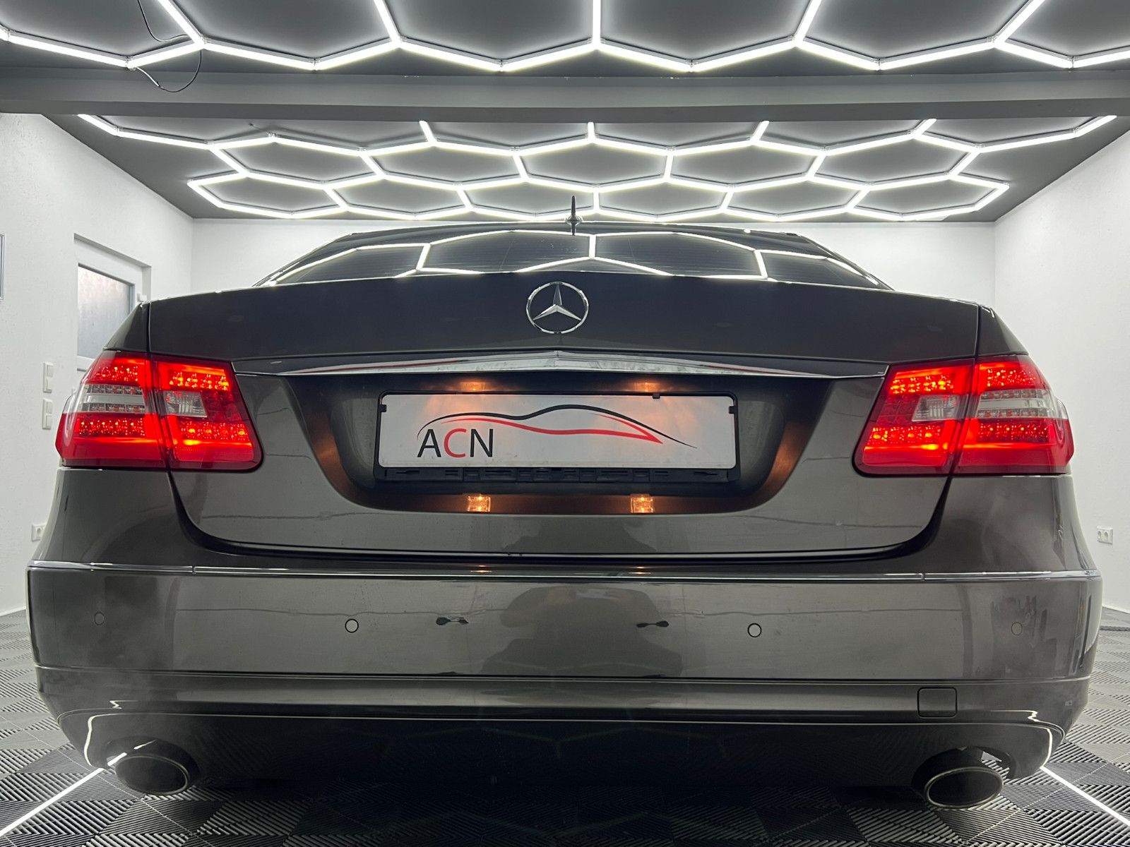 Fahrzeugabbildung Mercedes-Benz E 350 CGI BlueEfficiency/ACC/H&K/eGSD/ELEGANCE