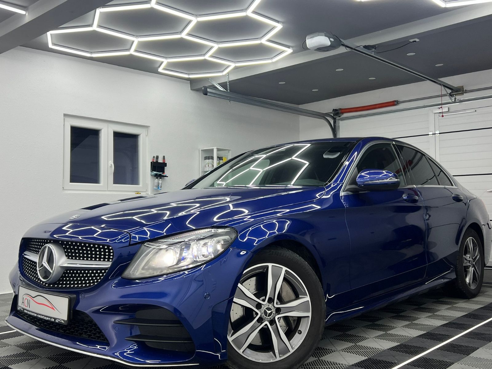 Fahrzeugabbildung Mercedes-Benz C 300 Lim. AMG-LINE/STHZ/LED/KAMERA/AMBIENTE+