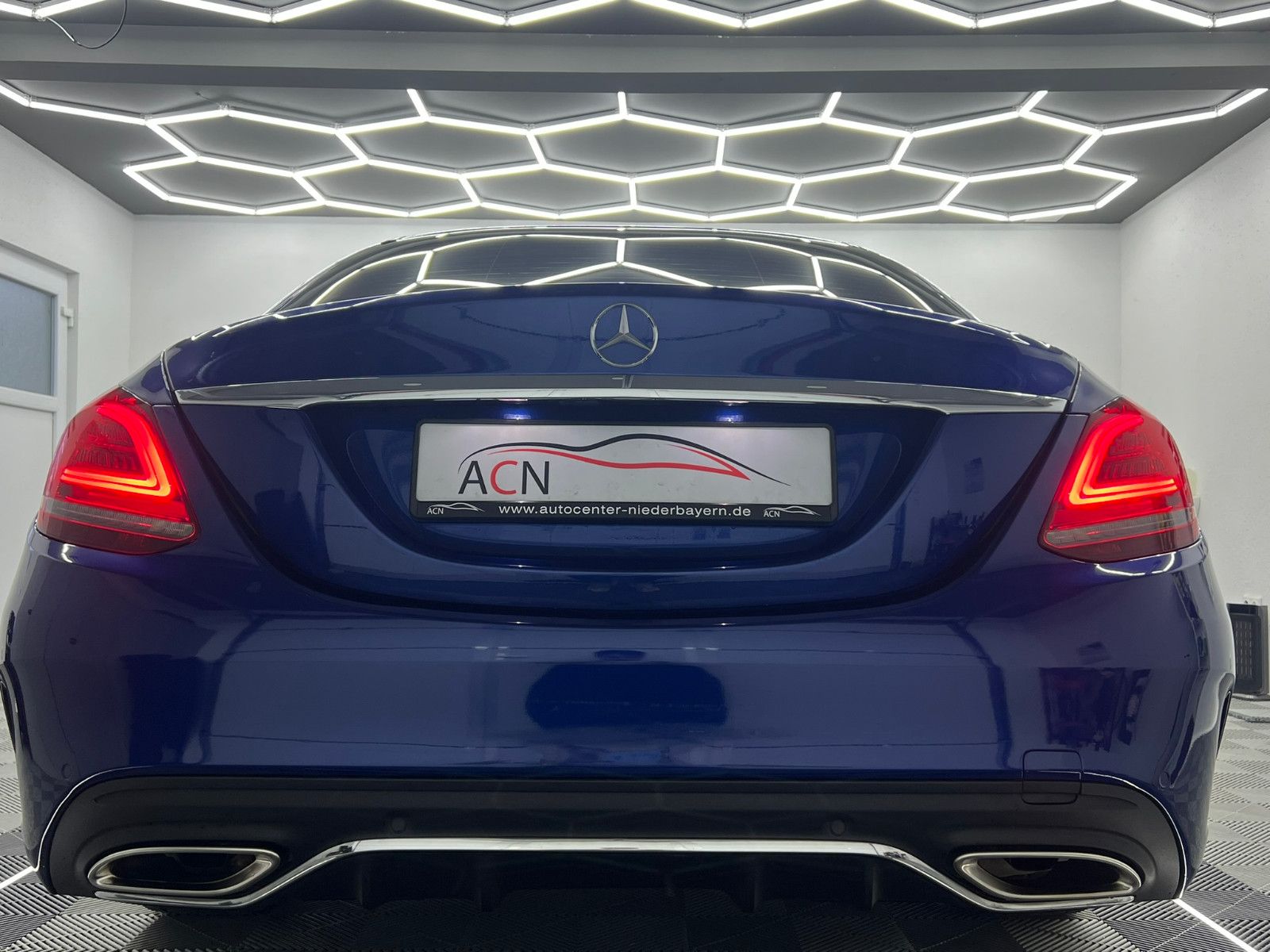 Fahrzeugabbildung Mercedes-Benz C 300 Lim. AMG-LINE/STHZ/LED/KAMERA/AMBIENTE+