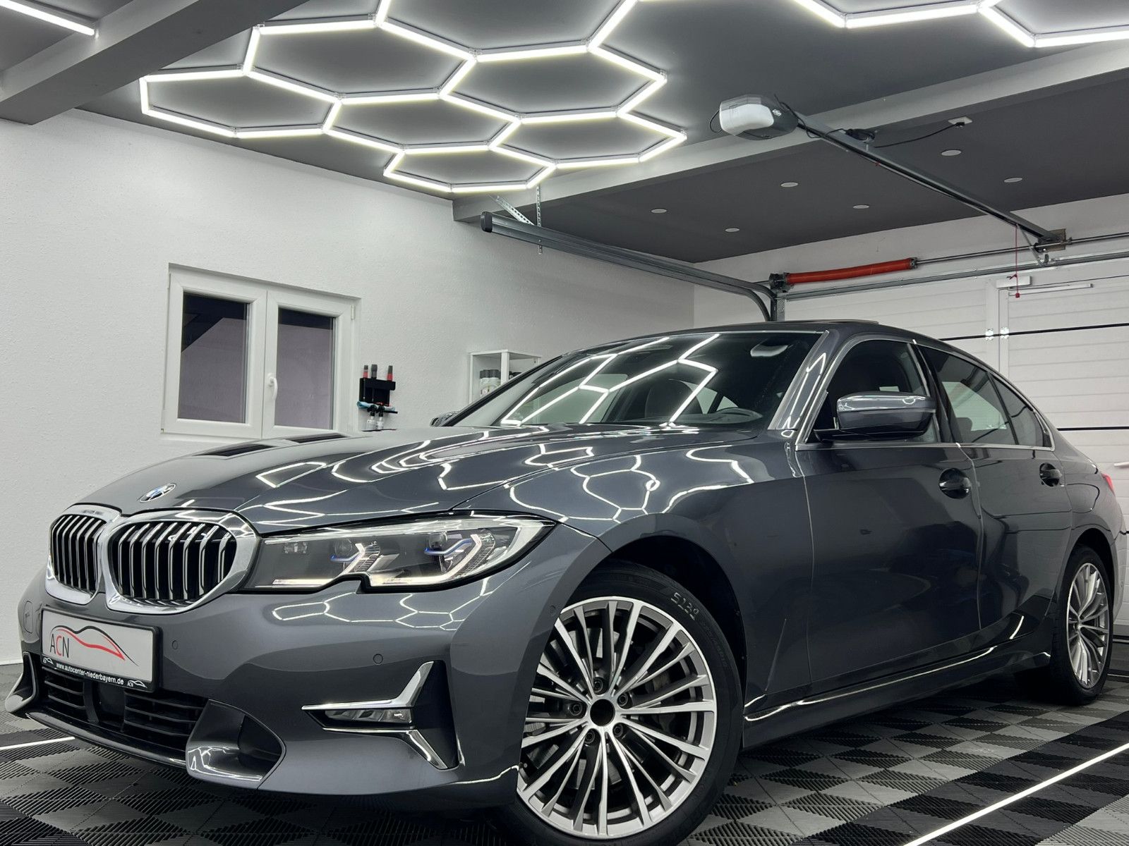 Fahrzeugabbildung BMW 330 i LUXURY LINE/LASER/eGSD/VRTL COCKPIT/ACC