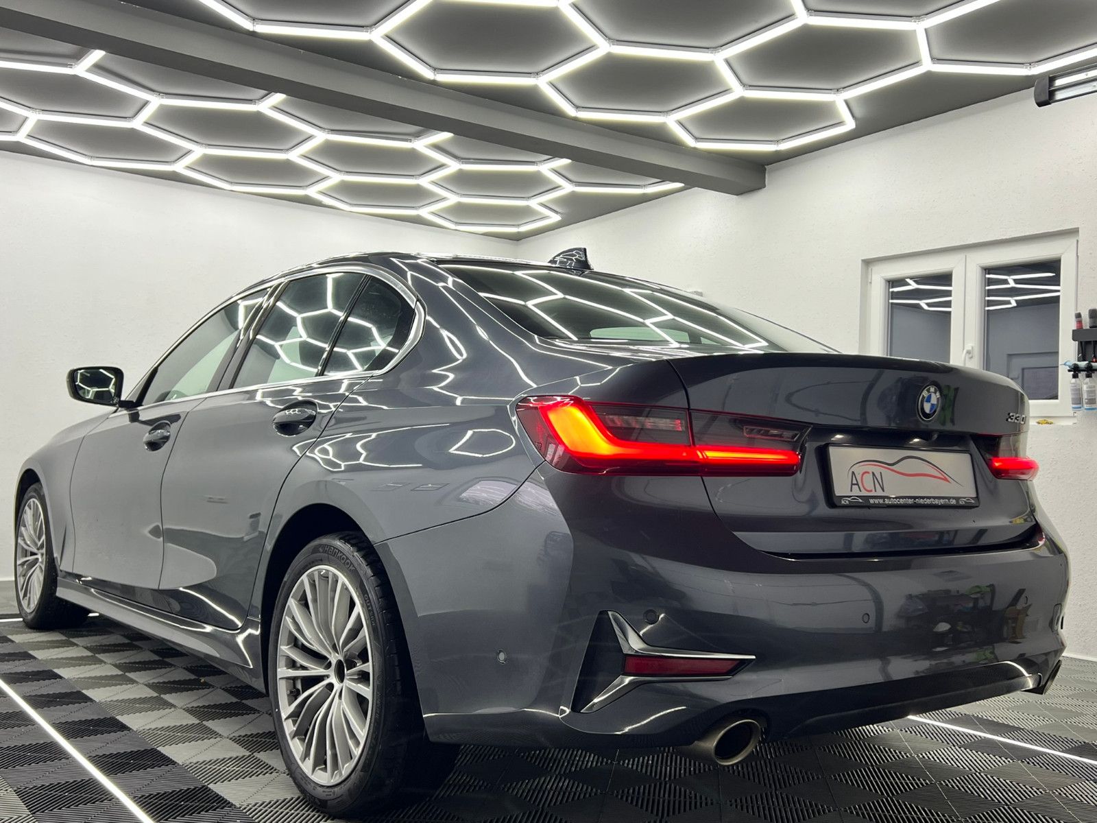 Fahrzeugabbildung BMW 330 i LUXURY LINE/LASER/eGSD/VRTL COCKPIT/ACC