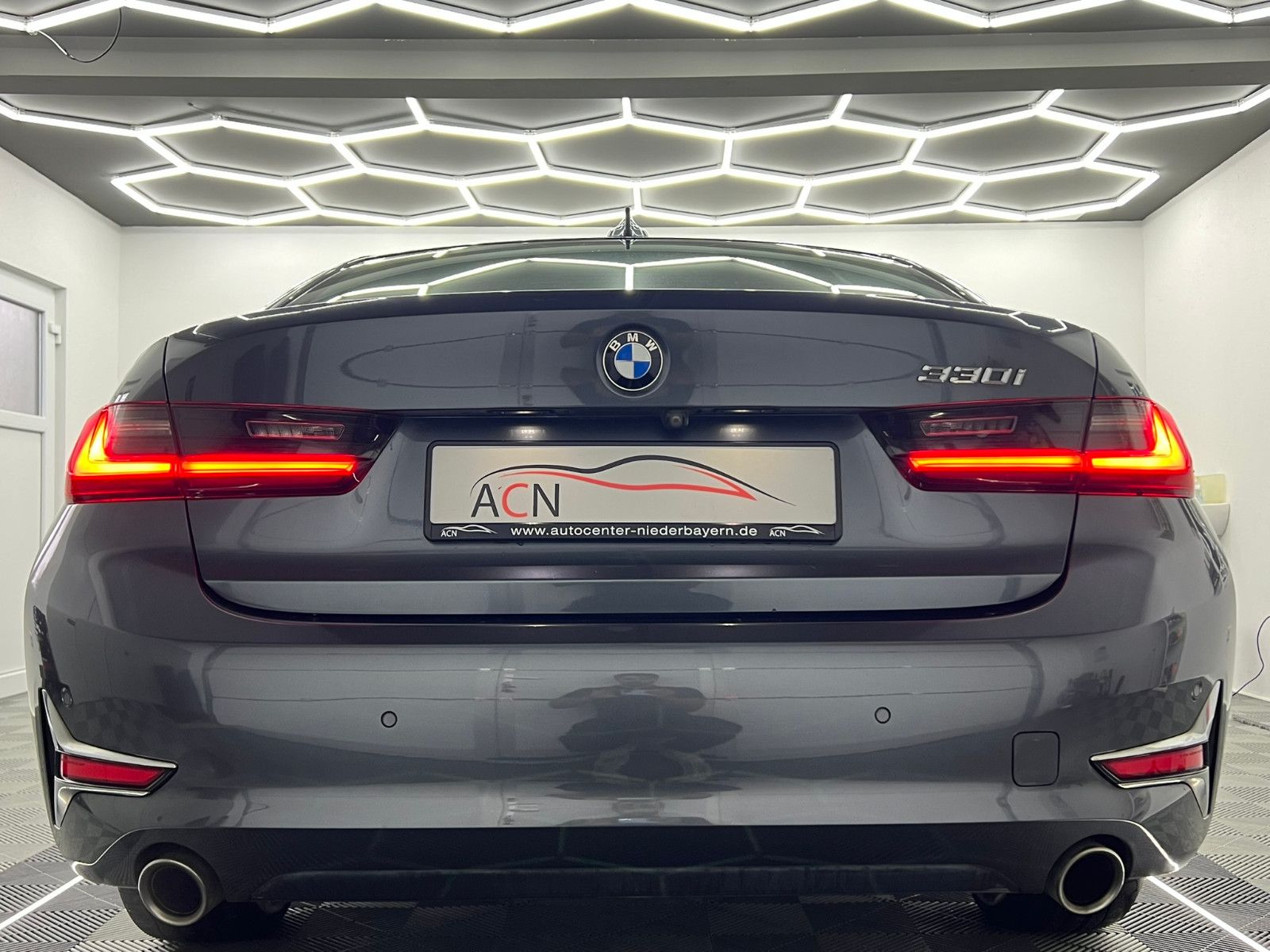 Fahrzeugabbildung BMW 330 i LUXURY LINE/LASER/eGSD/VRTL COCKPIT/ACC