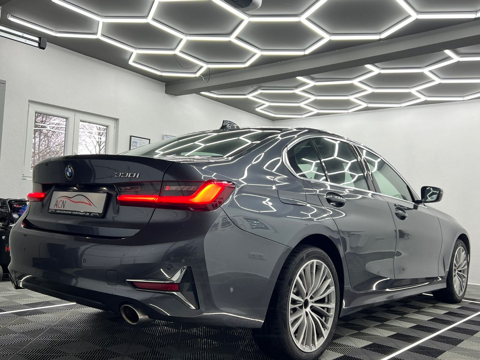 Fahrzeugabbildung BMW 330 i LUXURY LINE/LASER/eGSD/VRTL COCKPIT/ACC