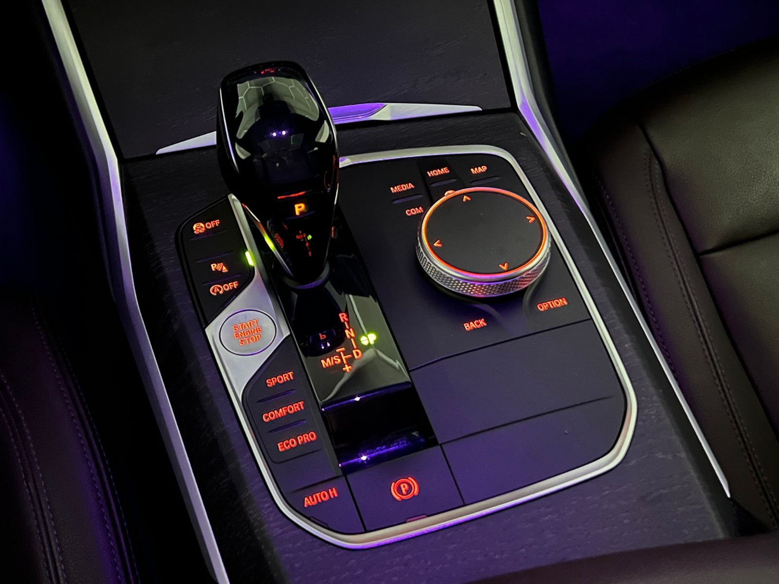 Fahrzeugabbildung BMW 330 i LUXURY LINE/LASER/eGSD/VRTL COCKPIT/ACC