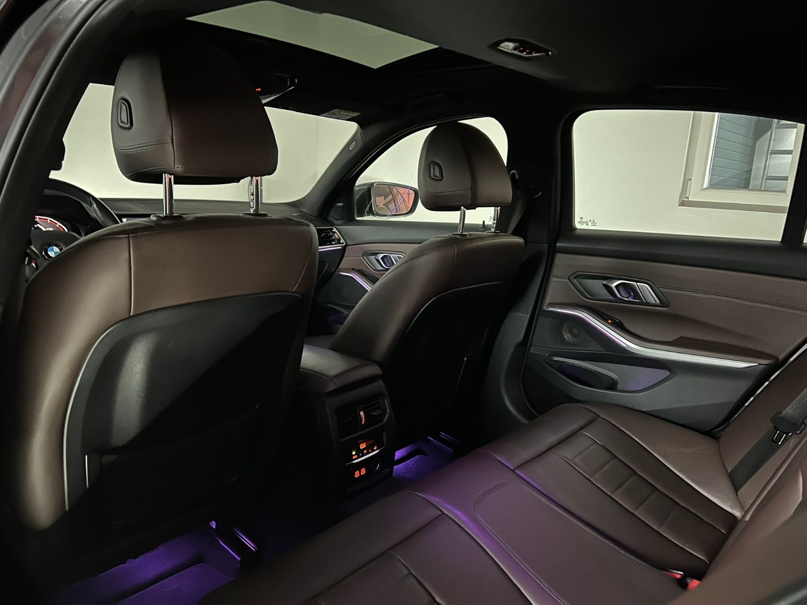 Fahrzeugabbildung BMW 330 i LUXURY LINE/LASER/eGSD/VRTL COCKPIT/ACC