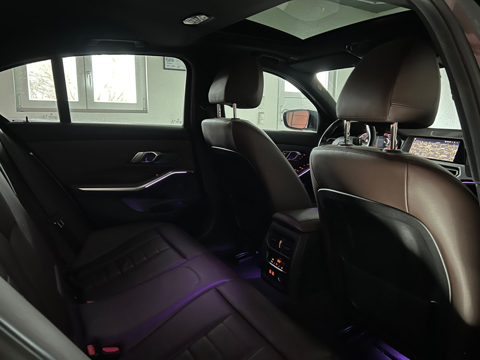 Fahrzeugabbildung BMW 330 i LUXURY LINE/LASER/eGSD/VRTL COCKPIT/ACC