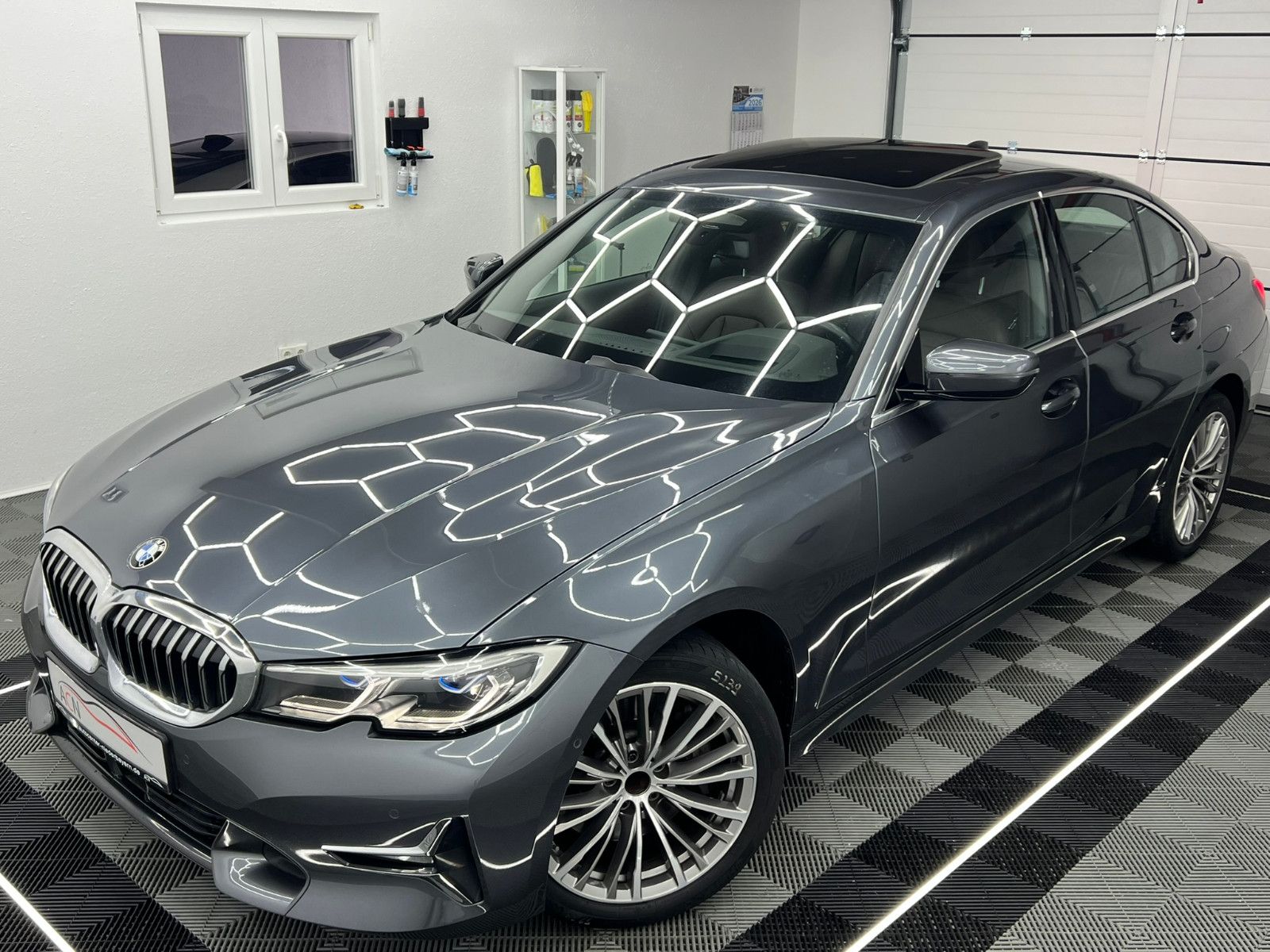 Fahrzeugabbildung BMW 330 i LUXURY LINE/LASER/eGSD/VRTL COCKPIT/ACC